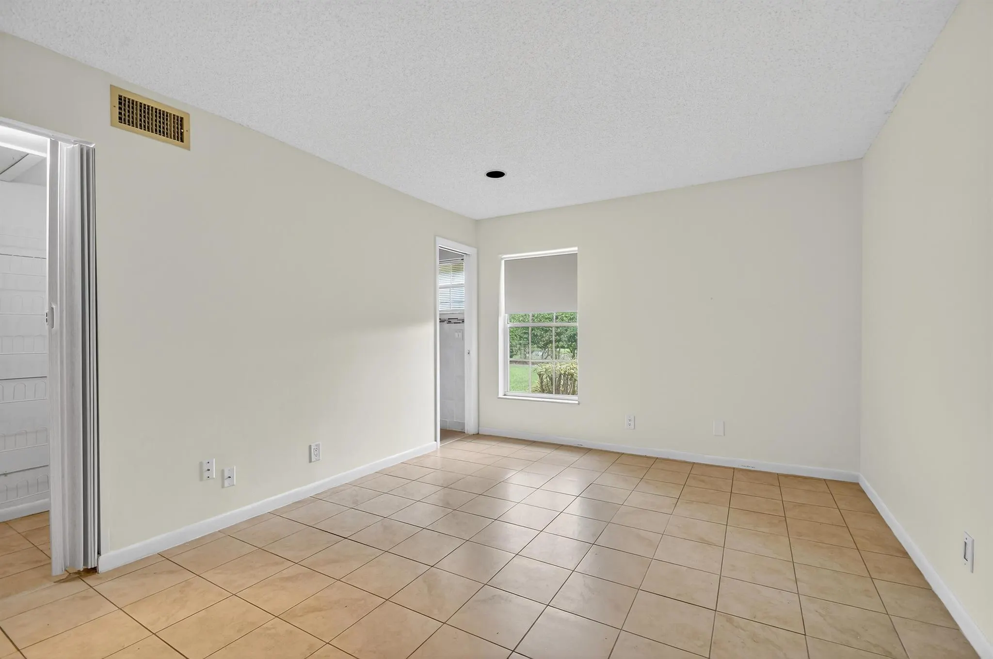 638 Marlboro Oval