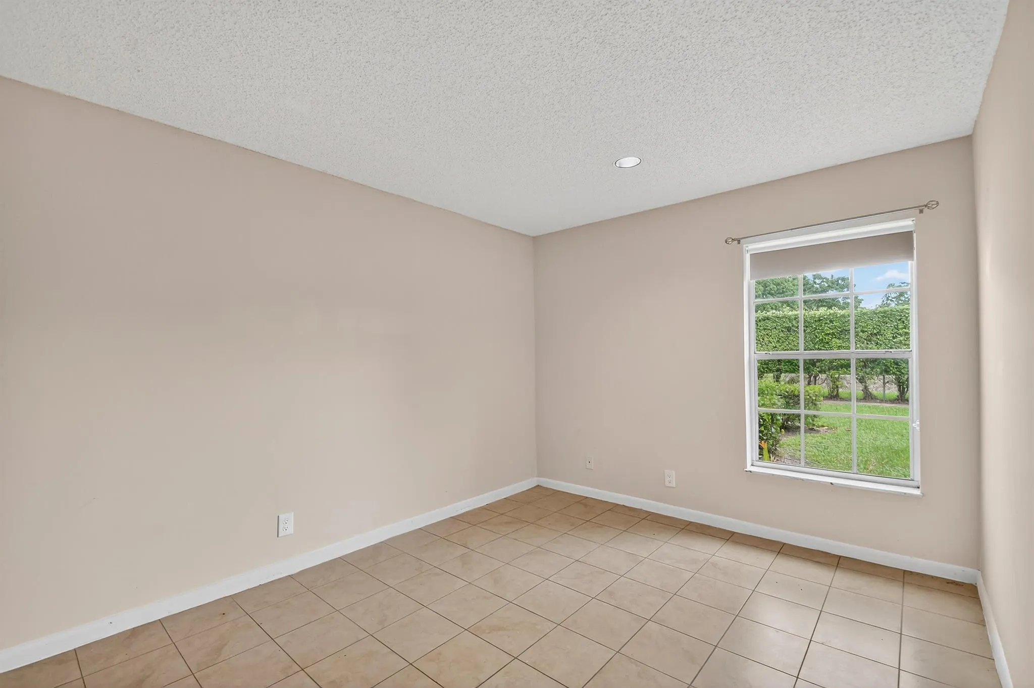 638 Marlboro Oval