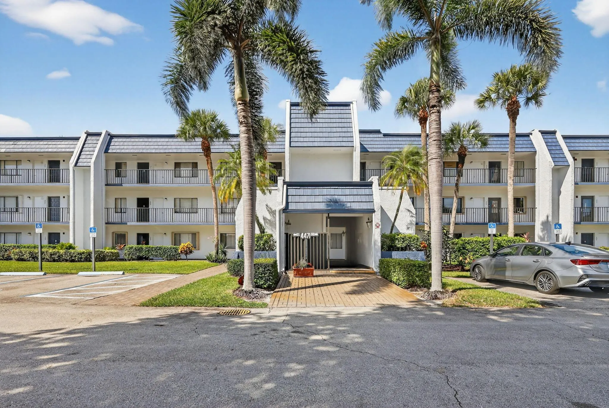 4471 Luxemburg Court, #304