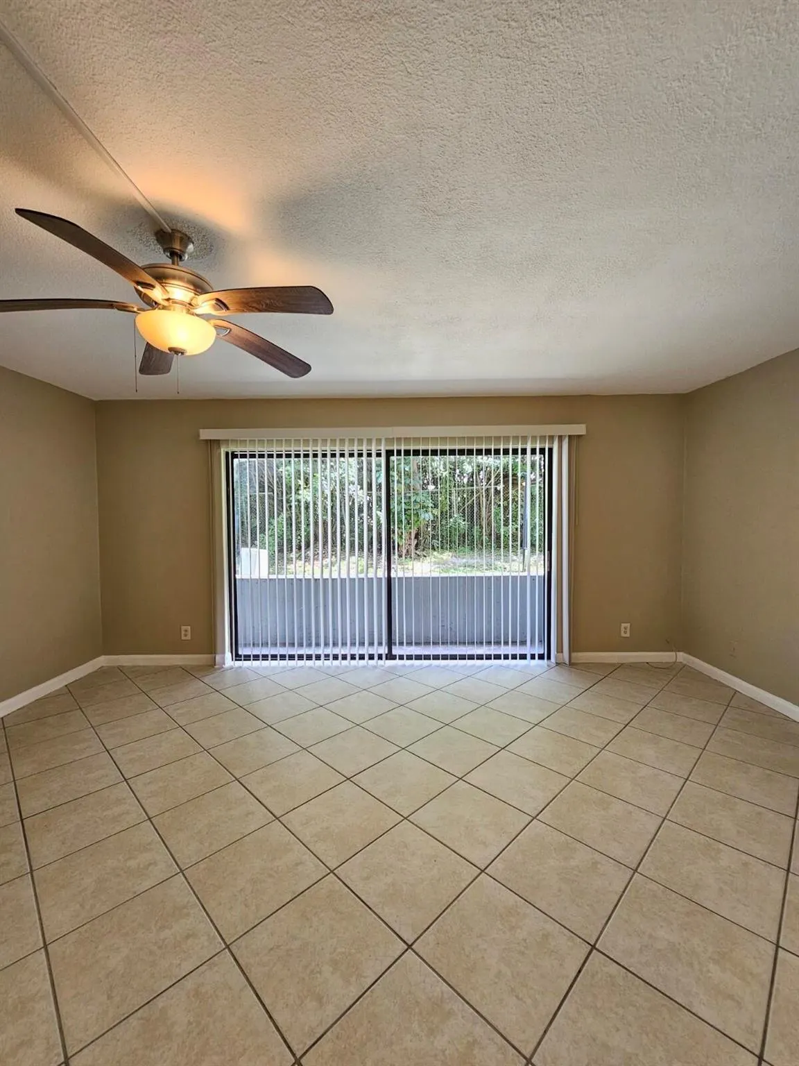 2050 N Congress Avenue, #108