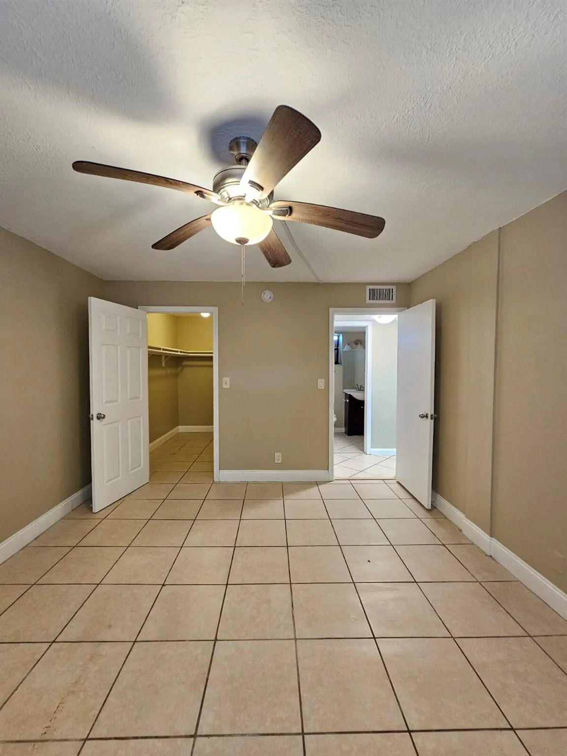 2050 N Congress Avenue, #108