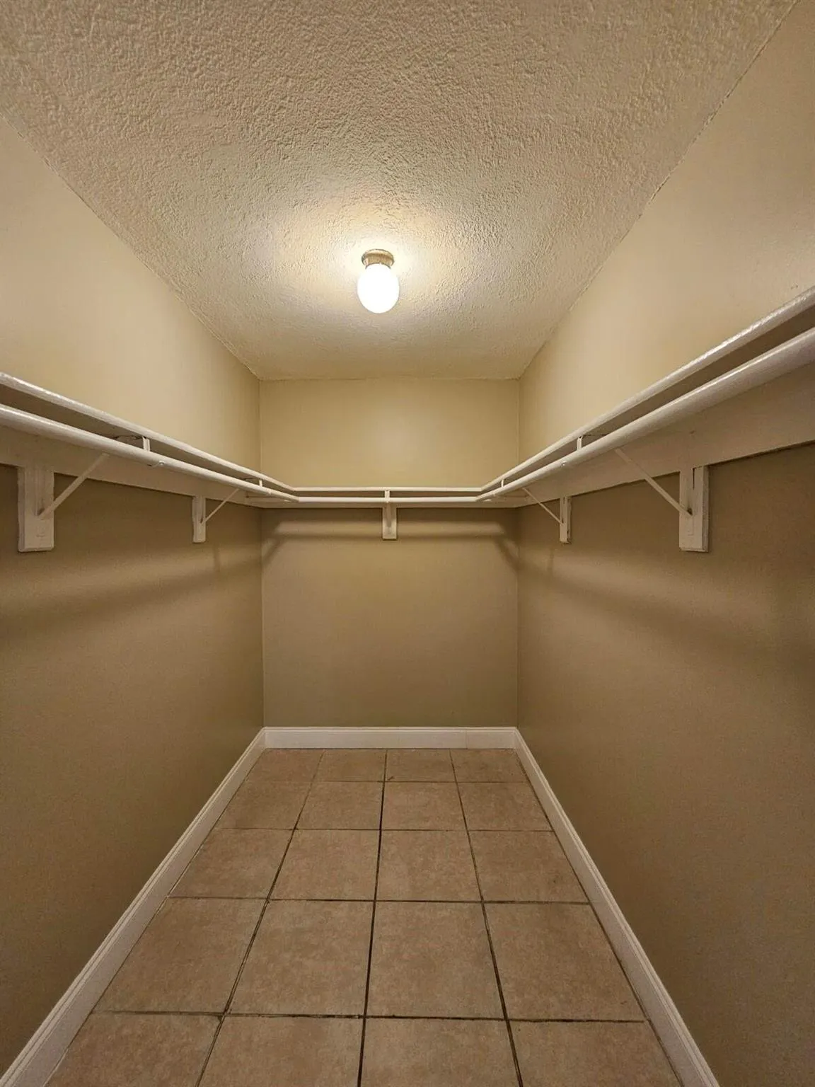 2050 N Congress Avenue, #108