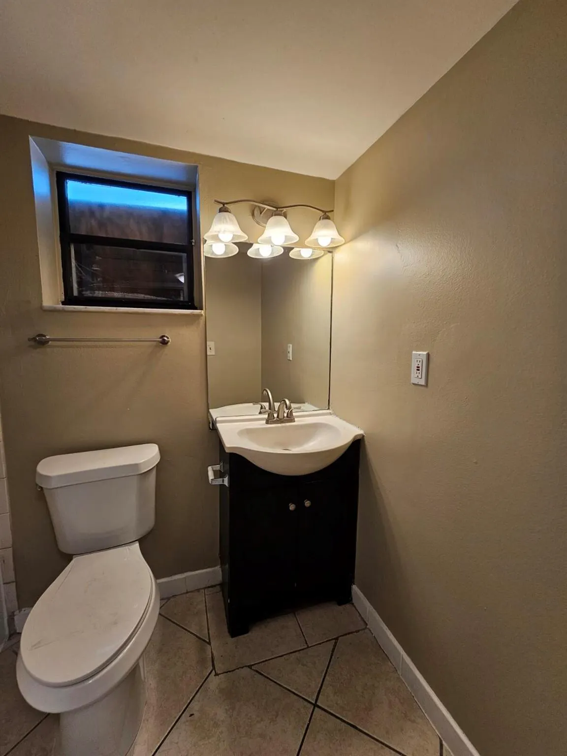 2050 N Congress Avenue, #108