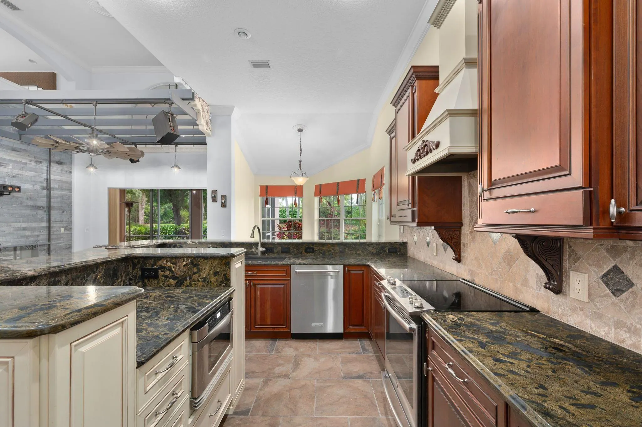 1412 SW Bent Pine Cove