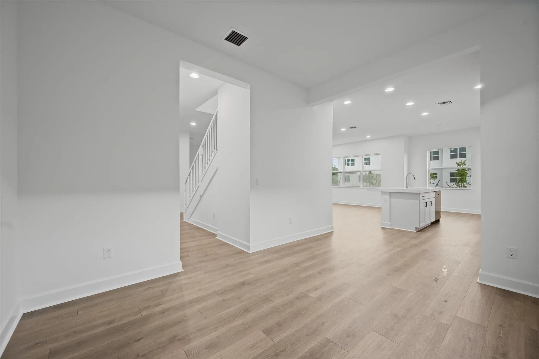 13807 Prickly Cone Cove