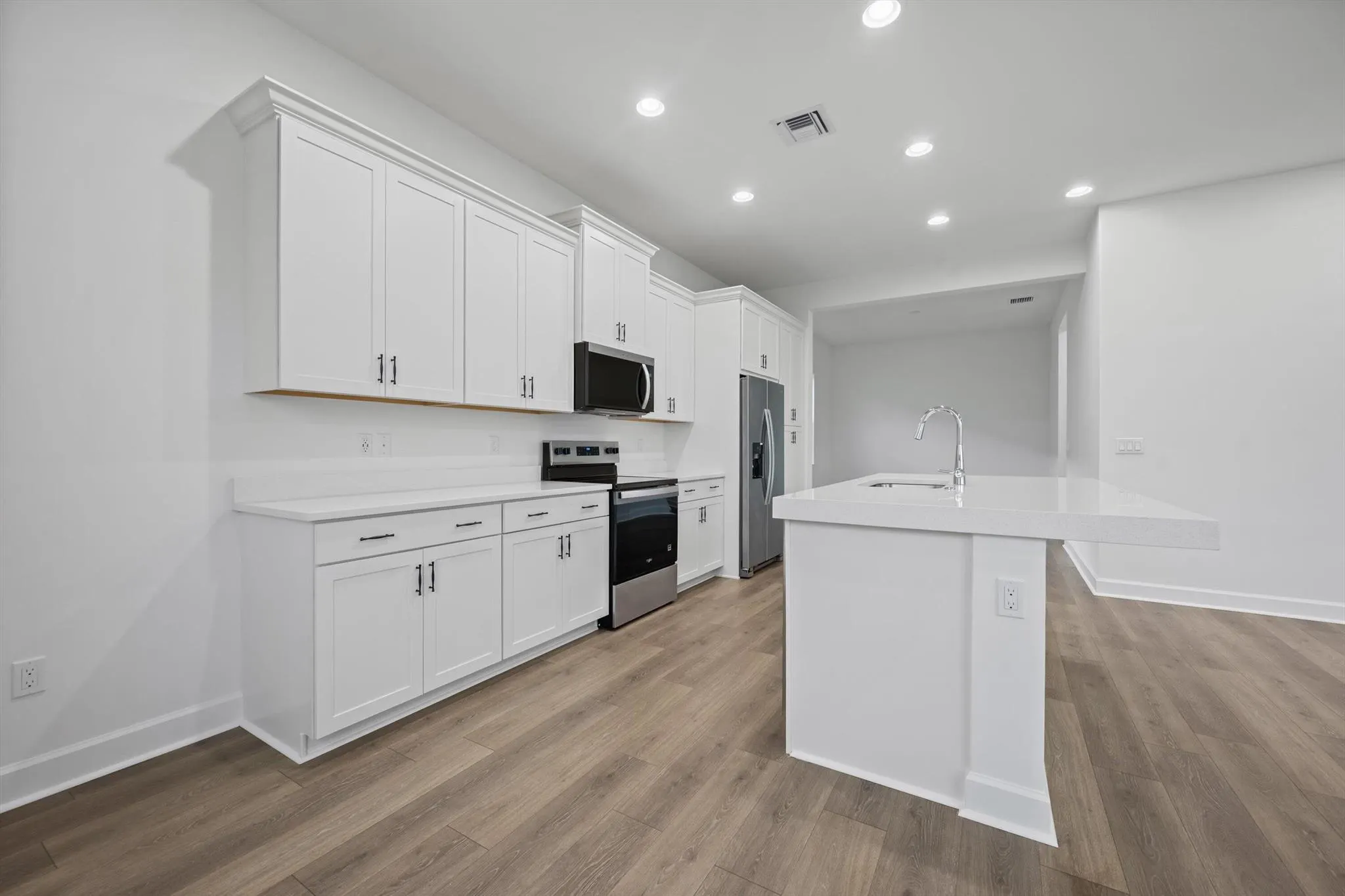 13807 Prickly Cone Cove