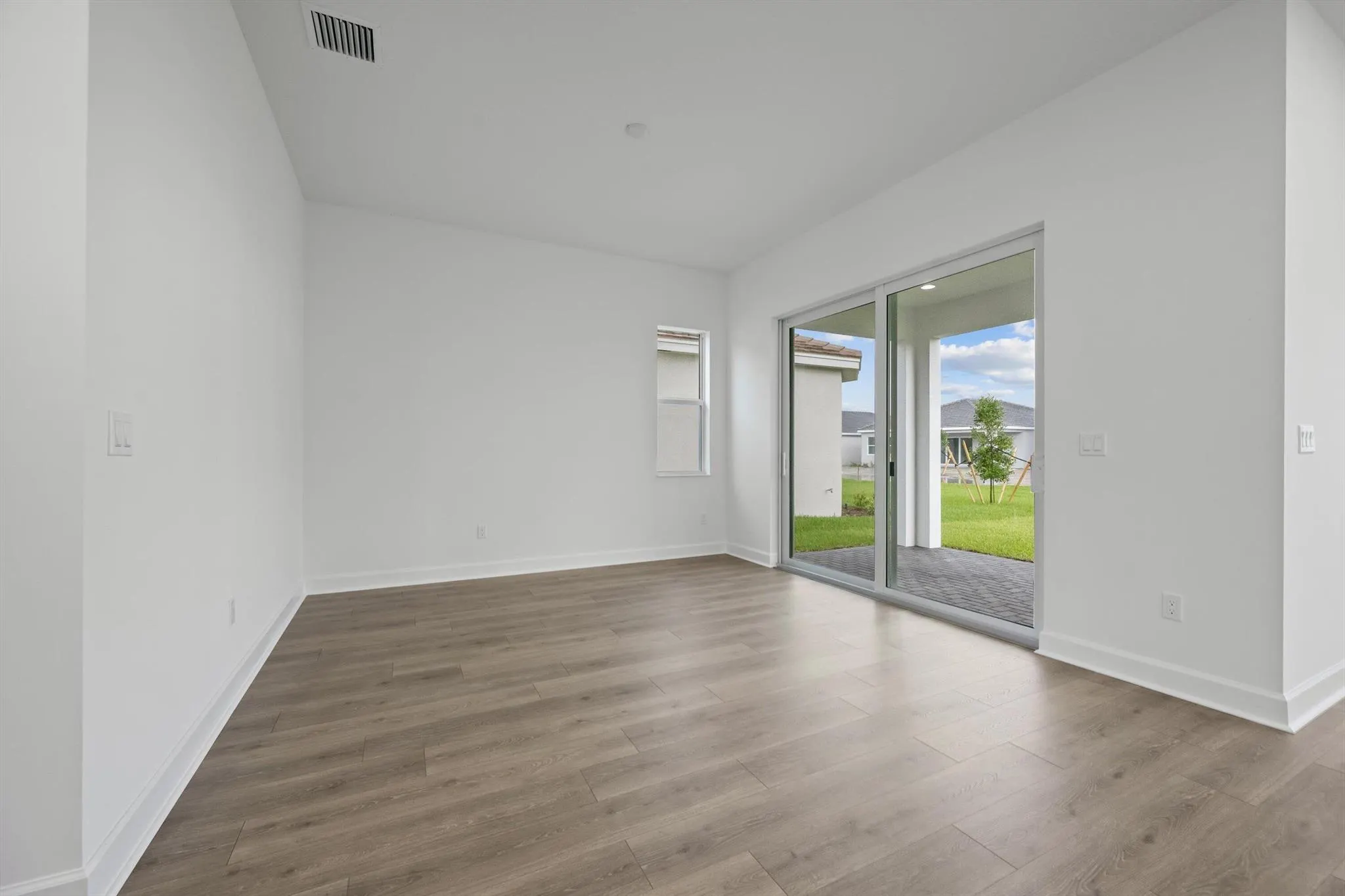 13807 Prickly Cone Cove