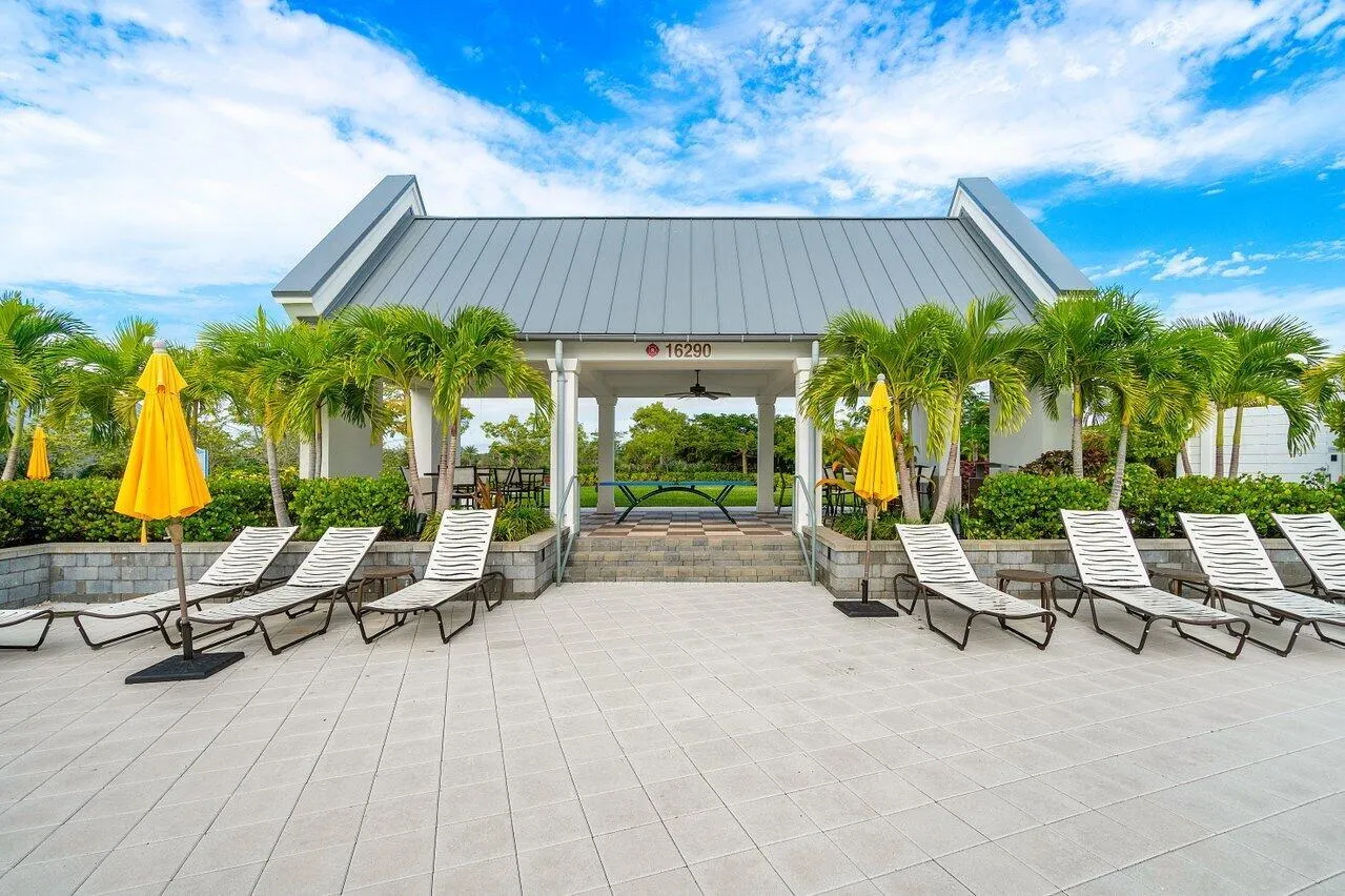 13807 Prickly Cone Cove