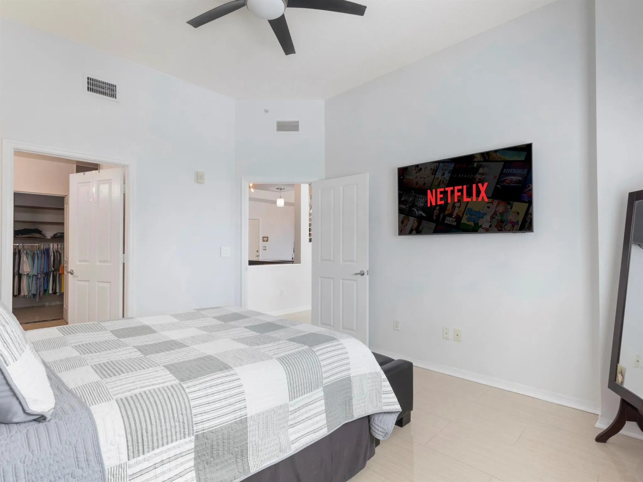 600 S Dixie Highway, #457