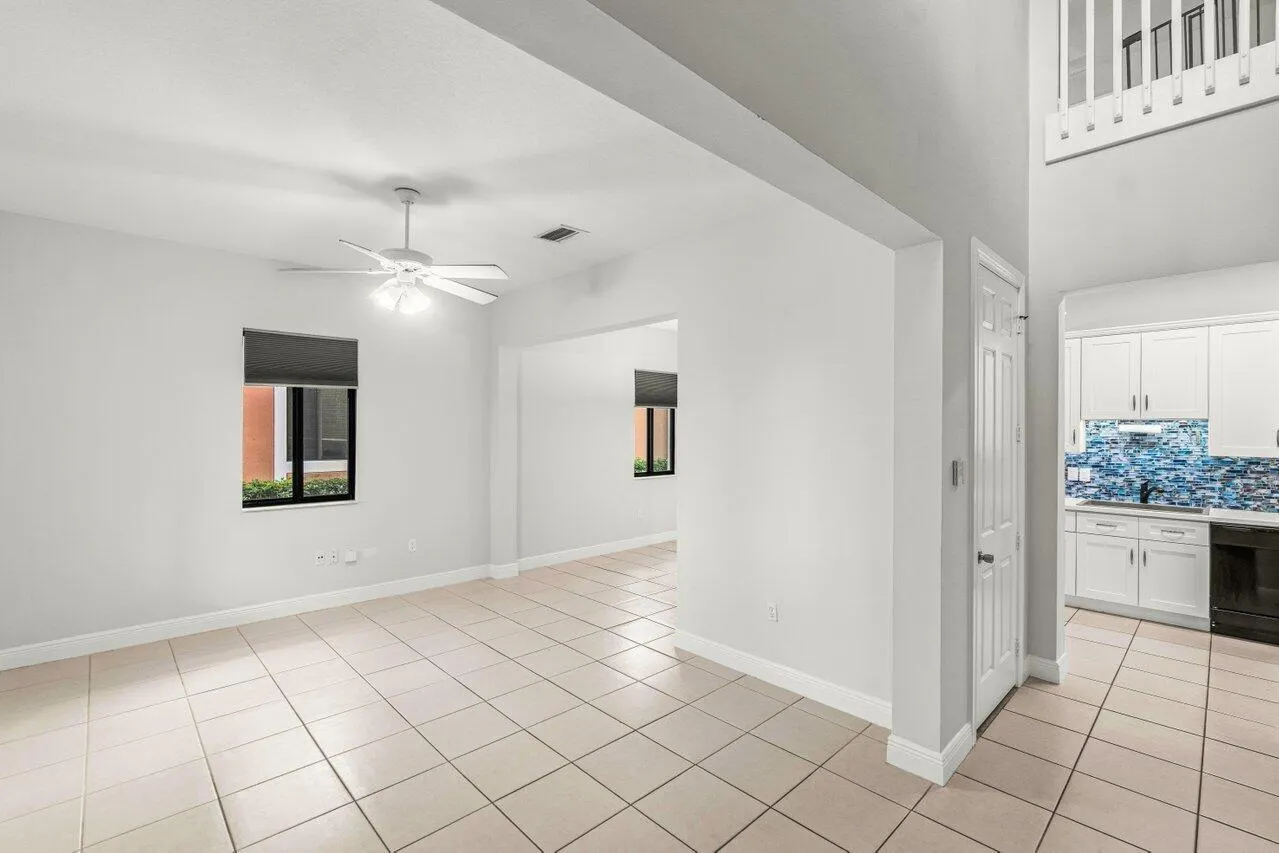 2406 Venetian Way
