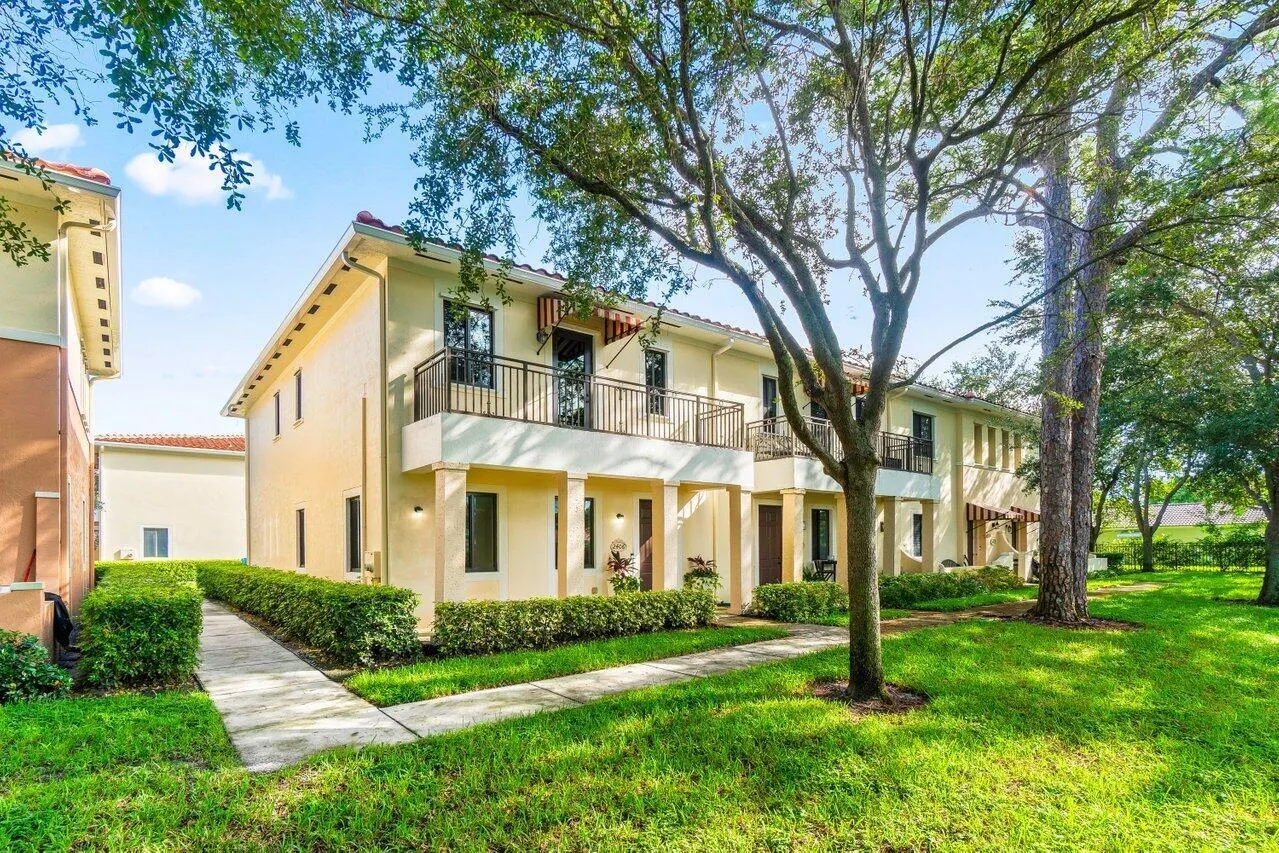 2406 Venetian Way