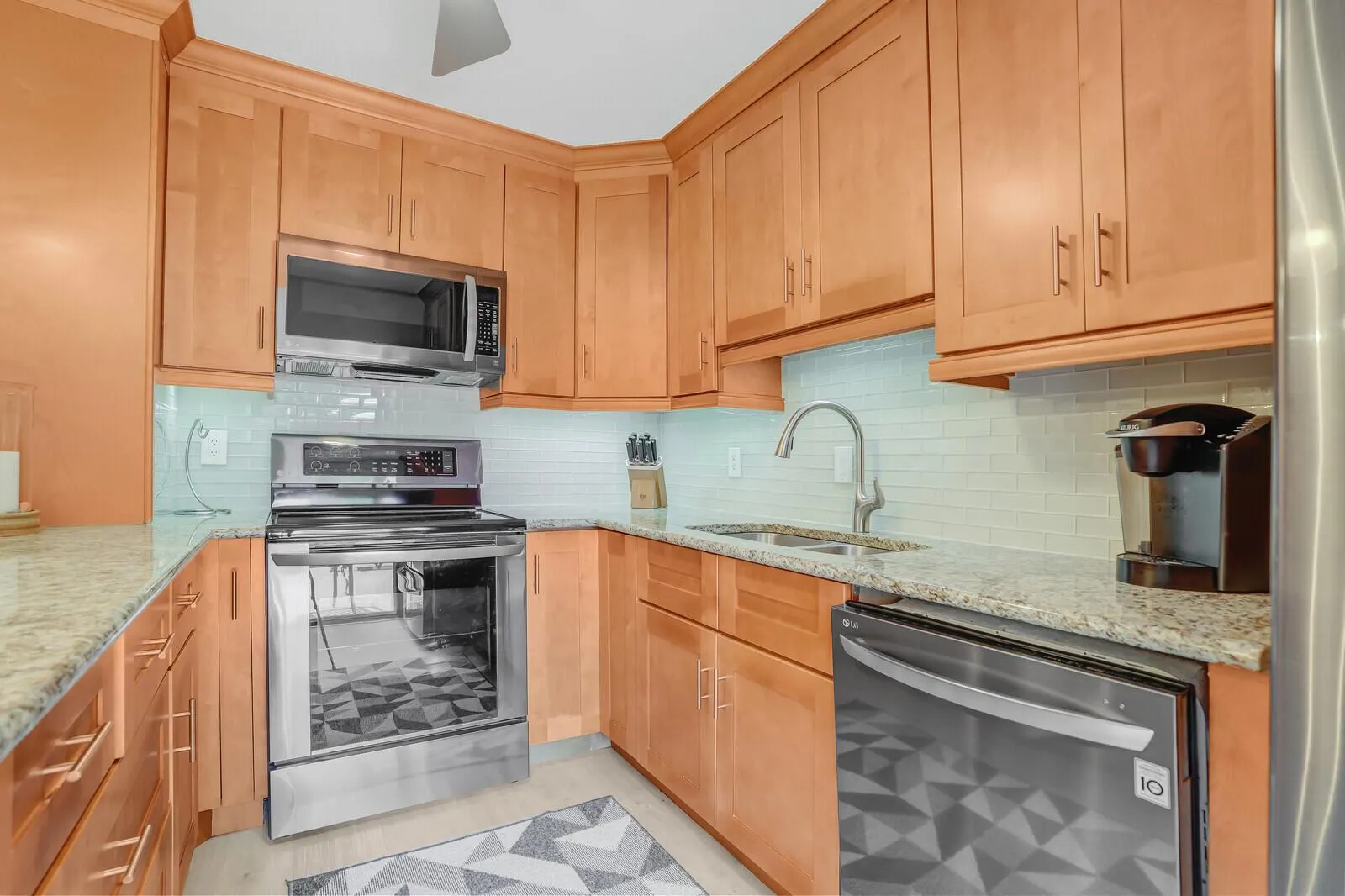 825 Center Street, #14a