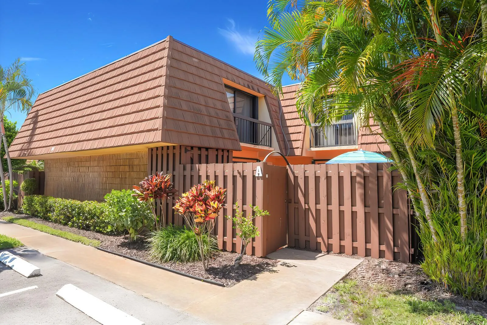 825 Center Street, #14a