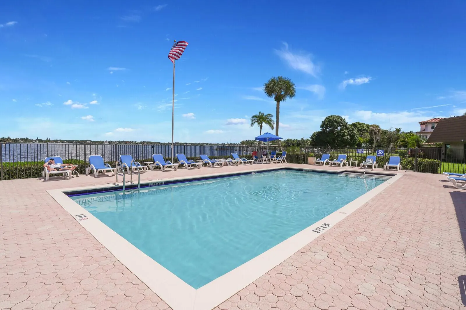 825 Center Street, #14a