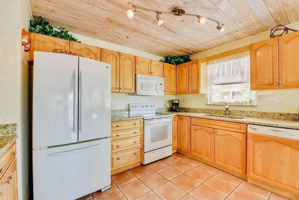 1540 Lantana Lane