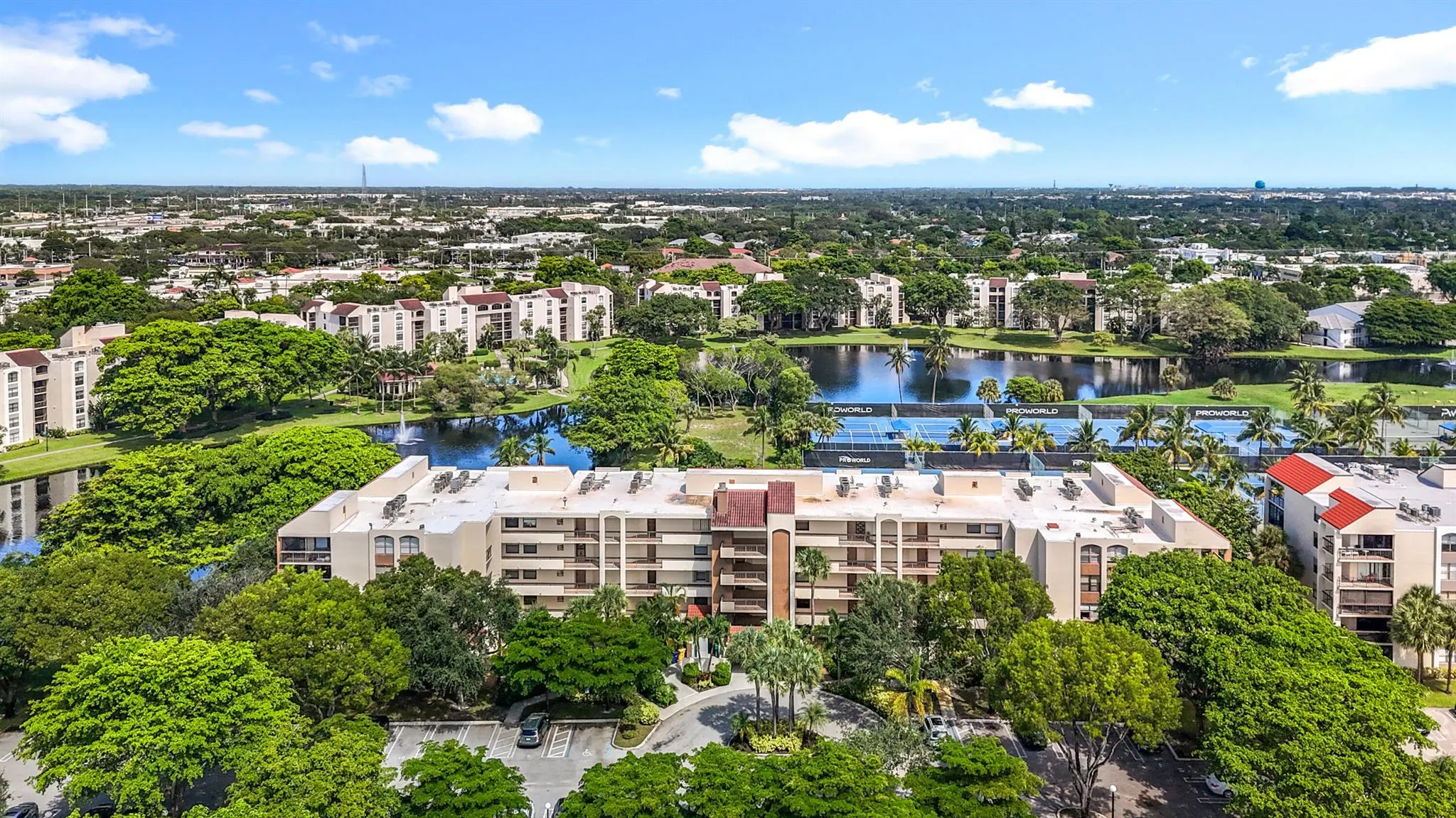 955 Egret Circle, #207