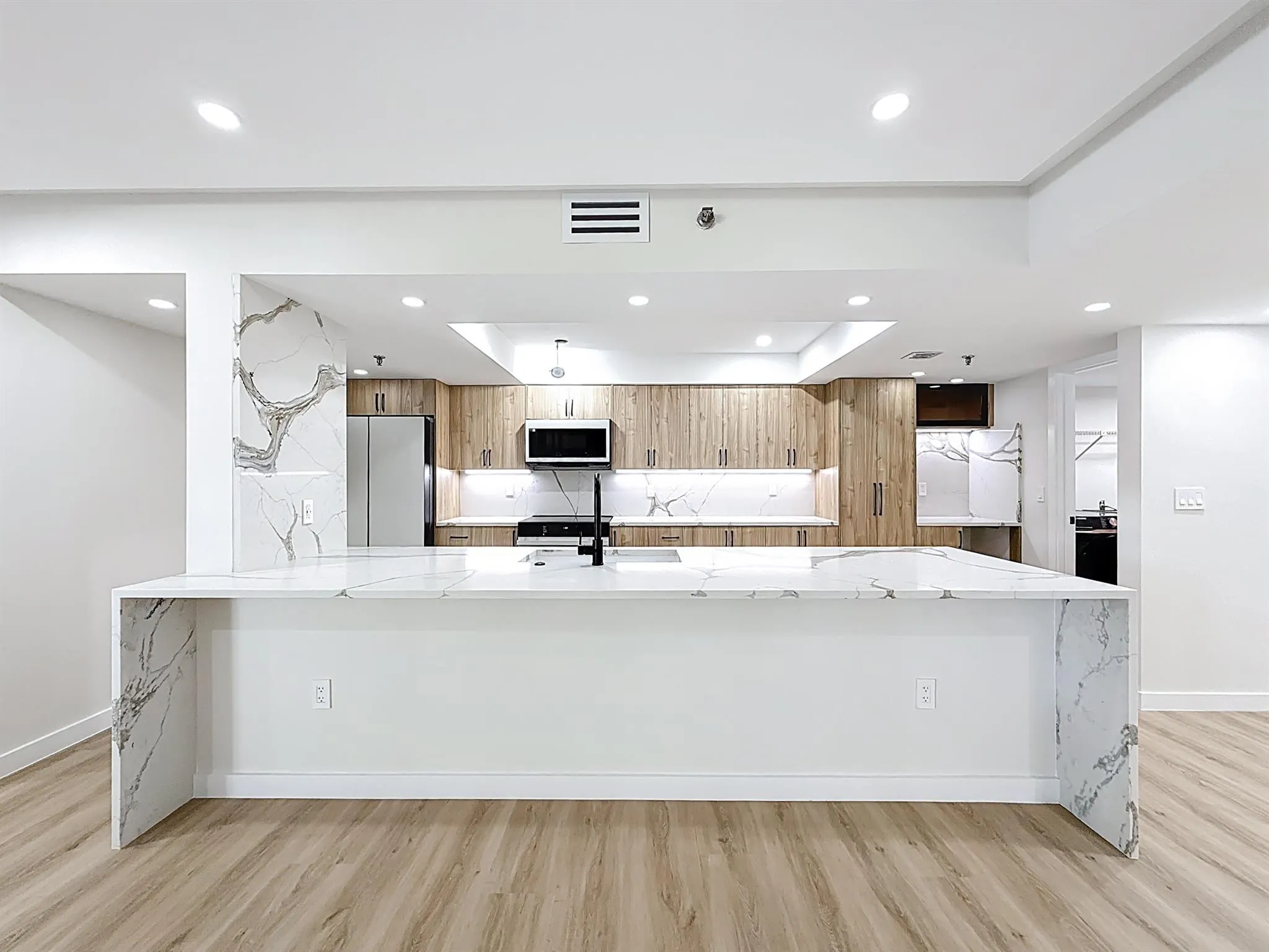 955 Egret Circle, #207