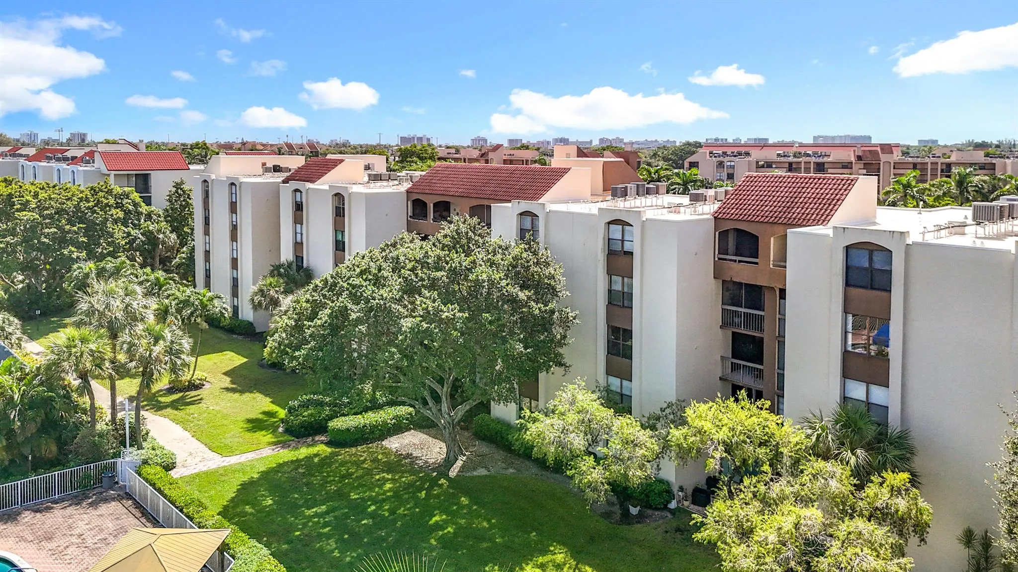 955 Egret Circle, #207