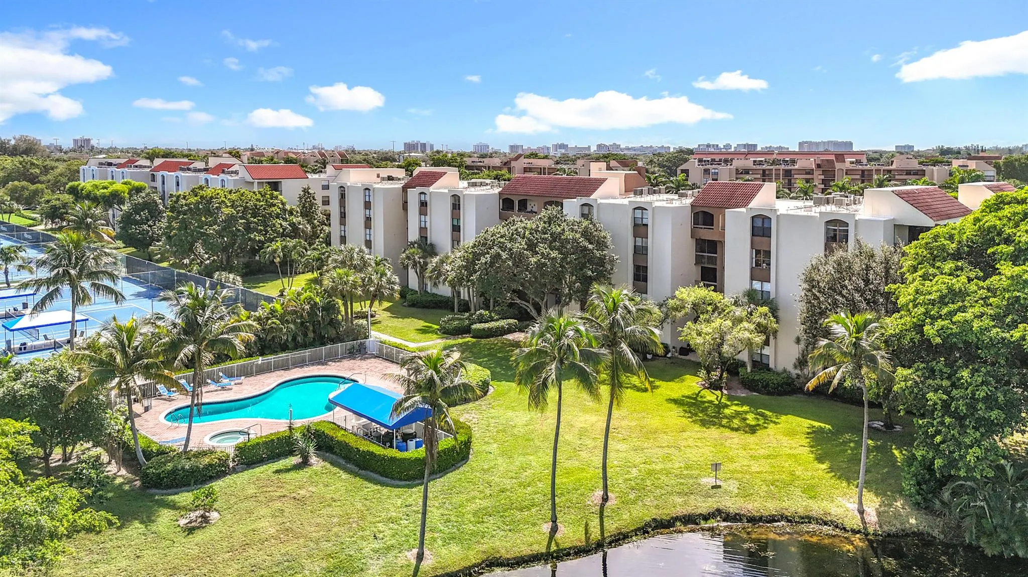 955 Egret Circle, #207