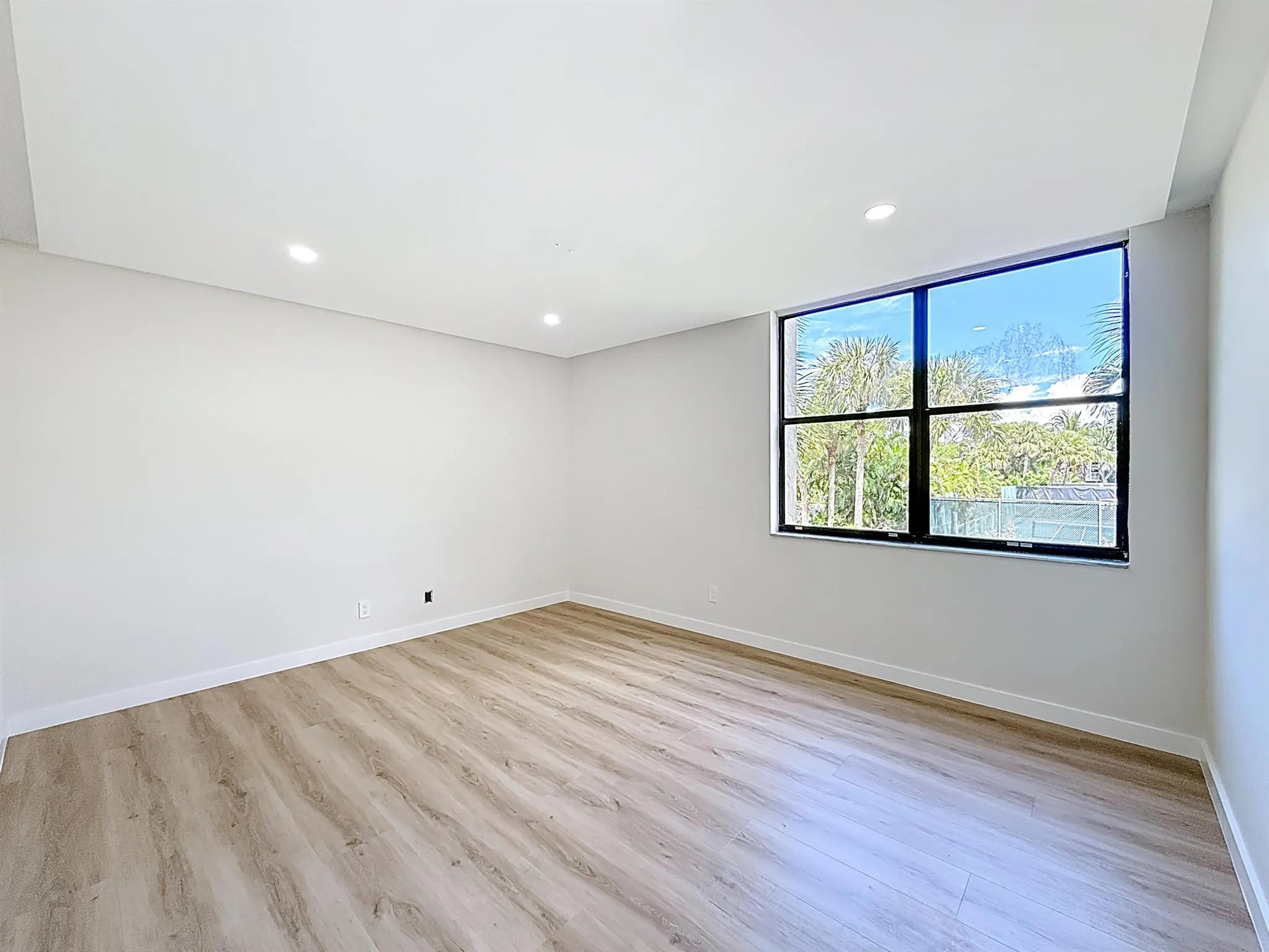 955 Egret Circle, #207