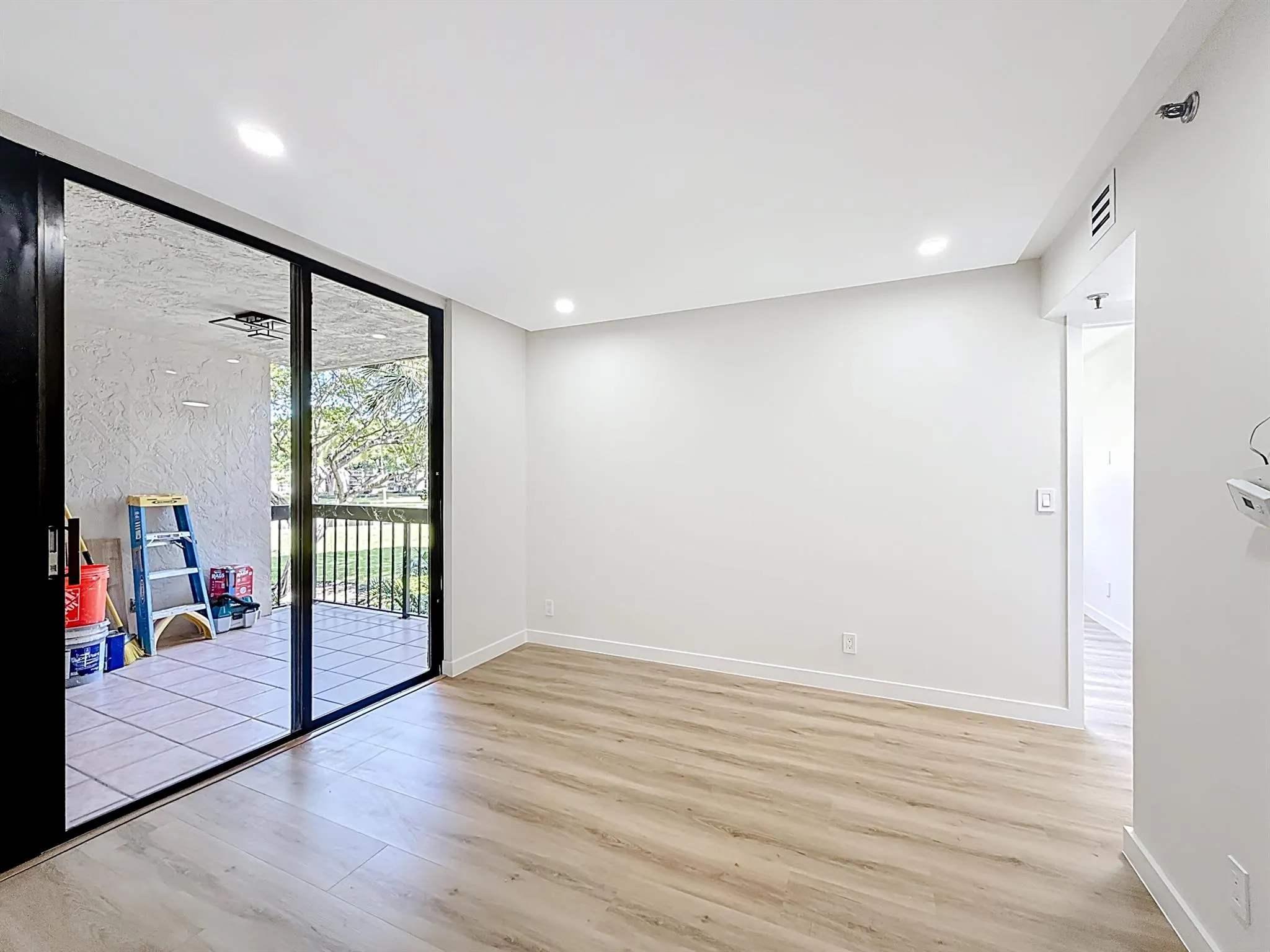 955 Egret Circle, #207