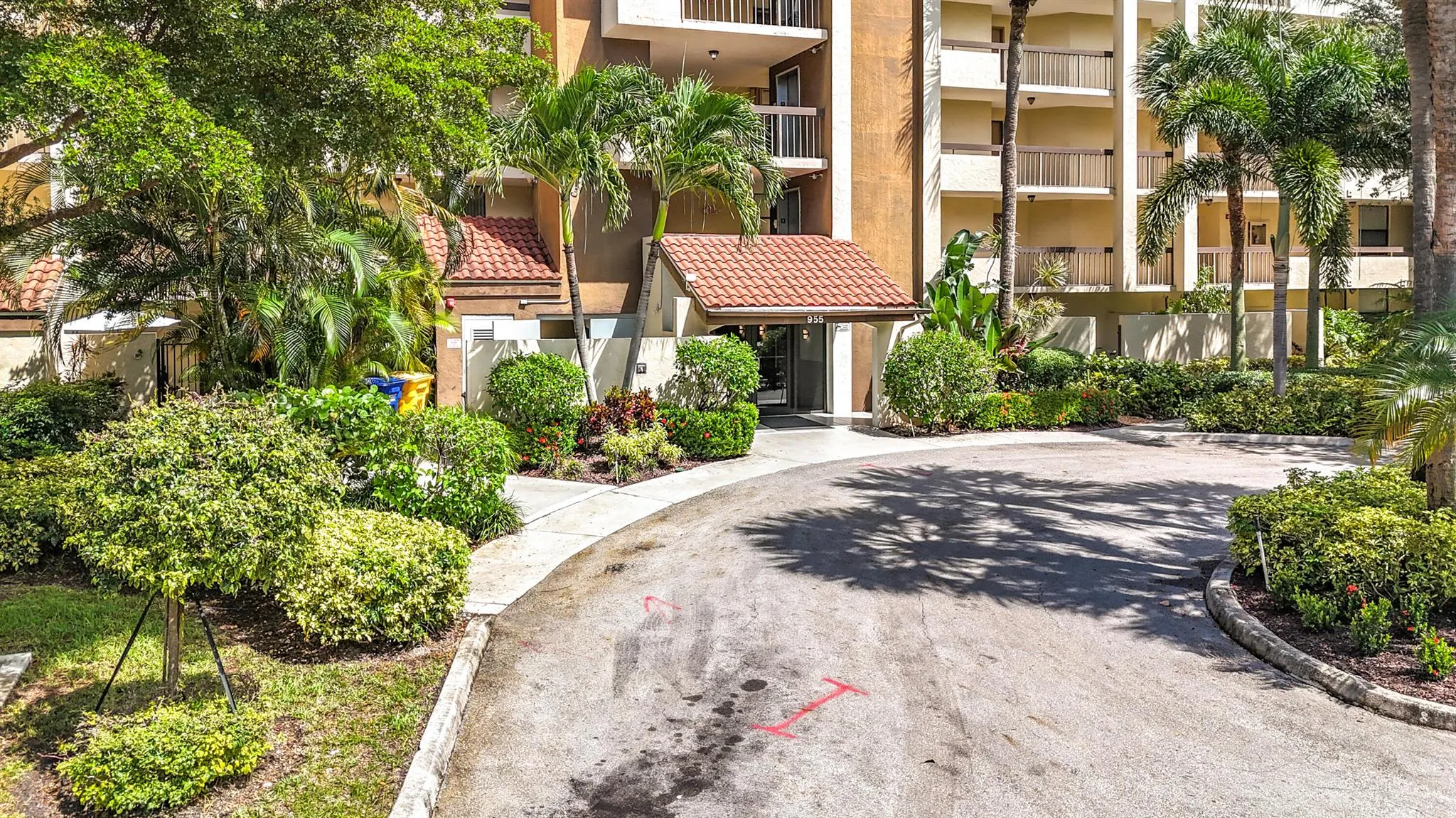 955 Egret Circle, #207