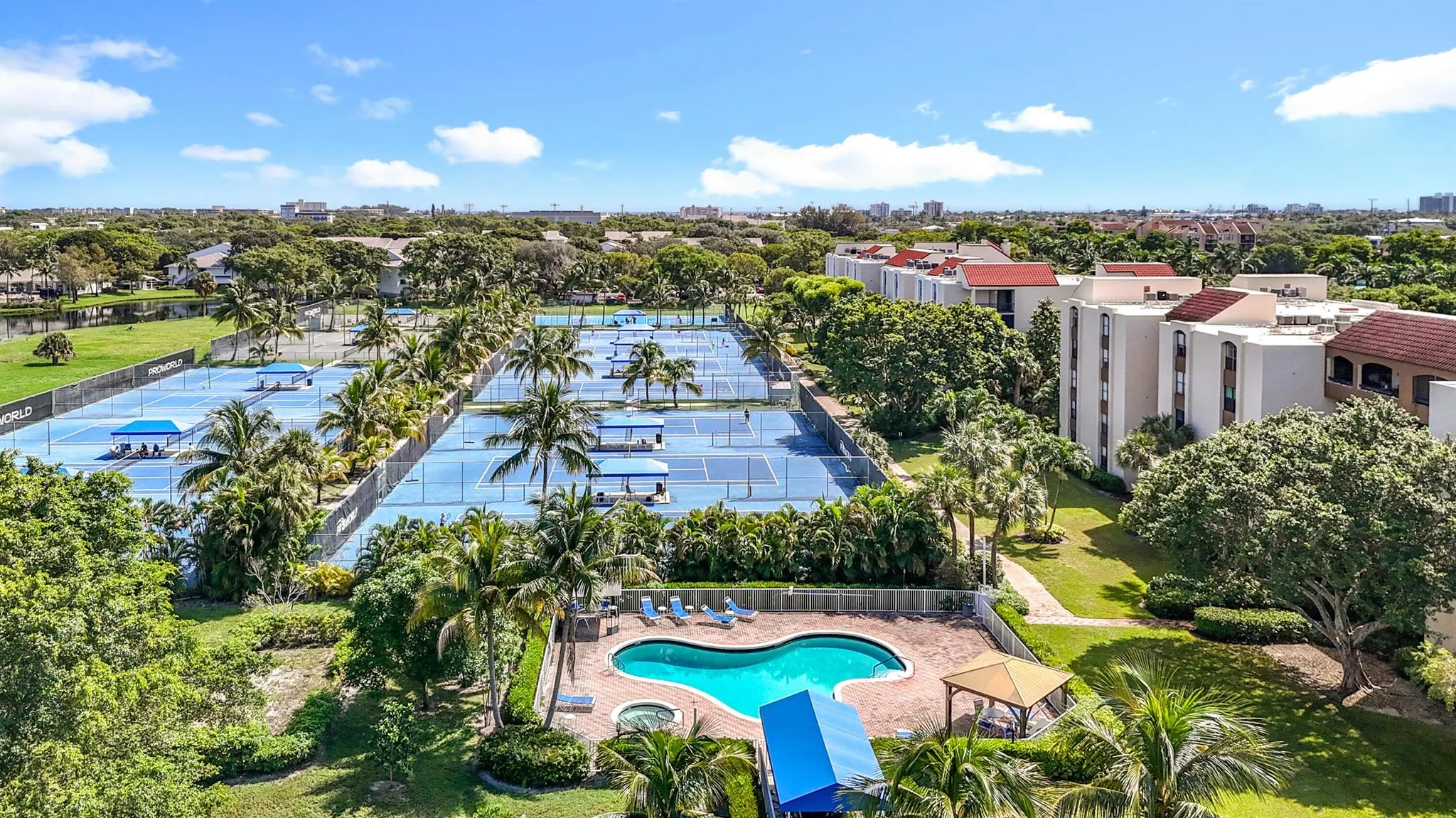 955 Egret Circle, #207