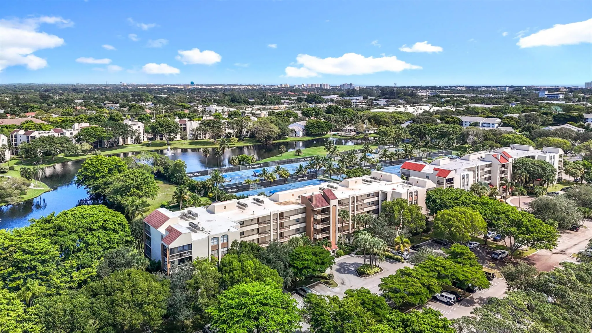 955 Egret Circle, #207
