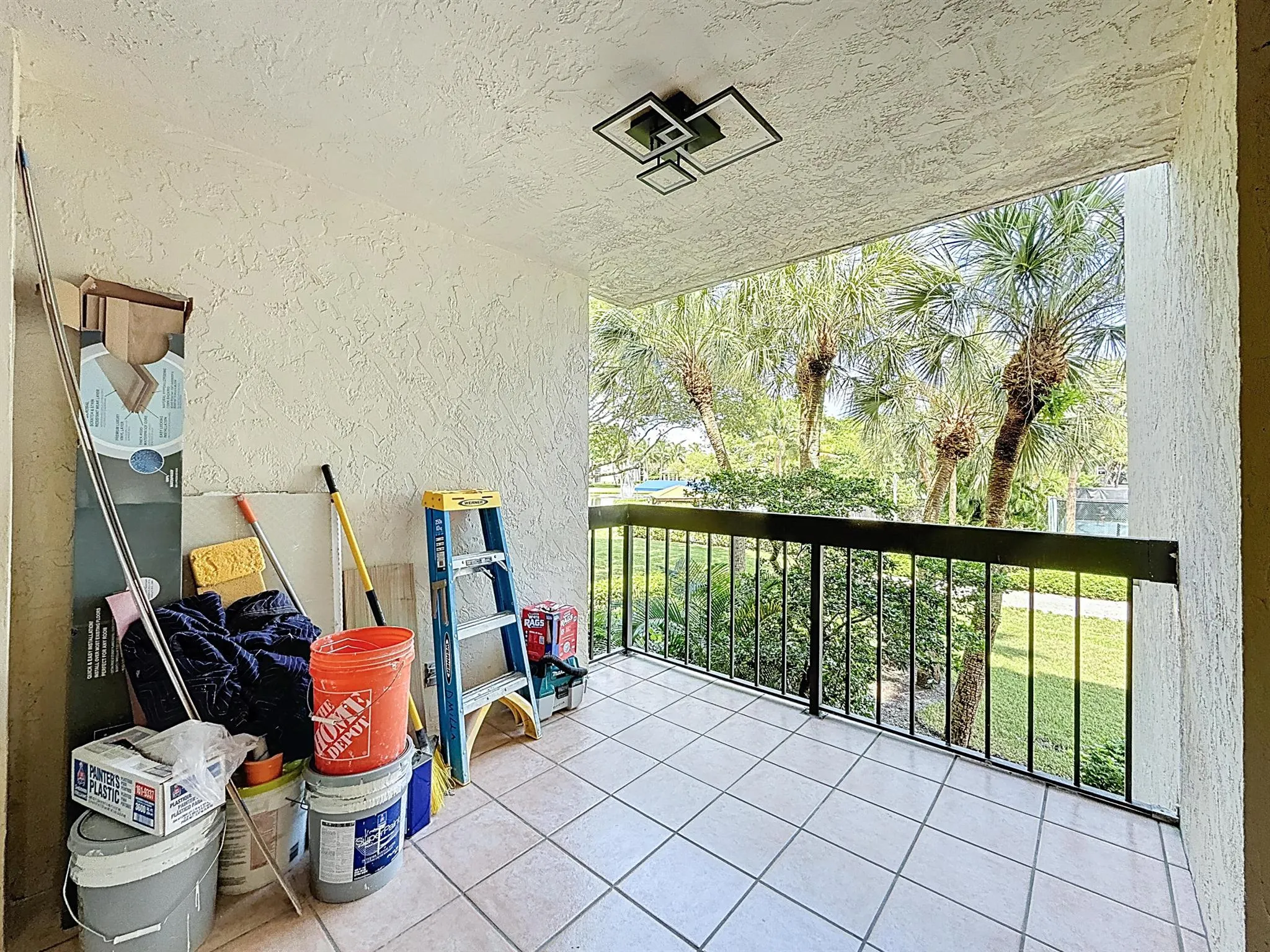 955 Egret Circle, #207