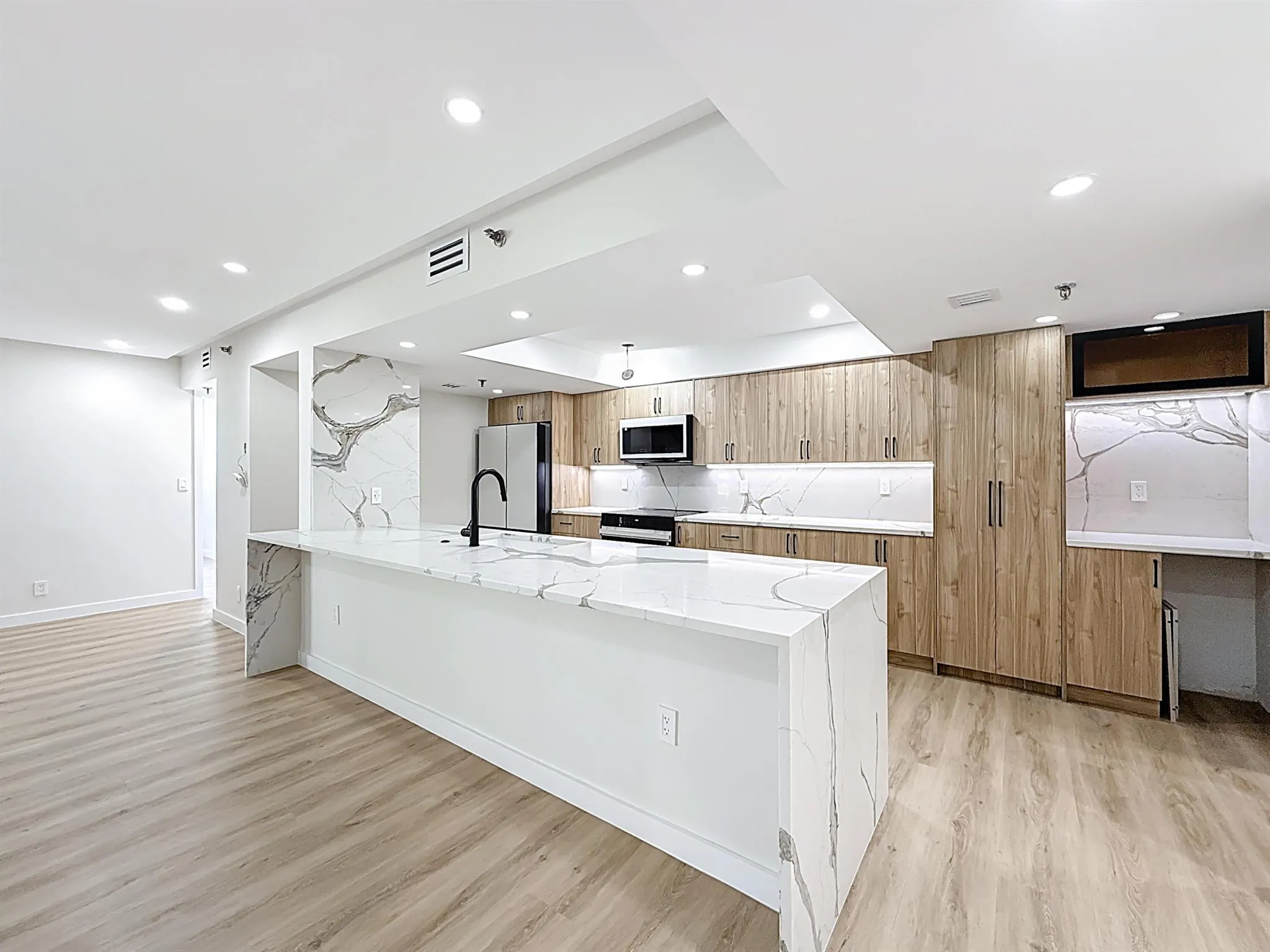 955 Egret Circle, #207