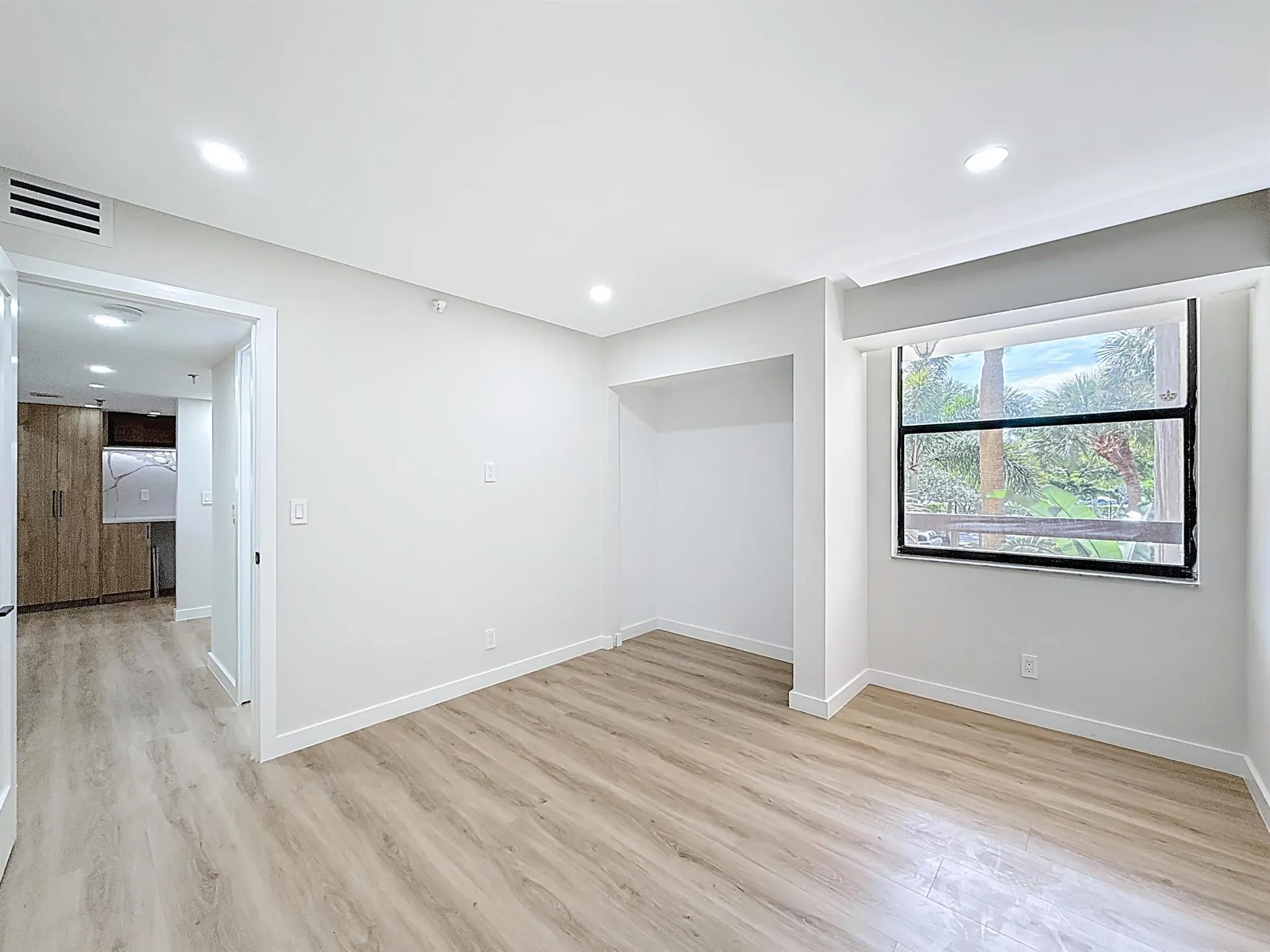955 Egret Circle, #207