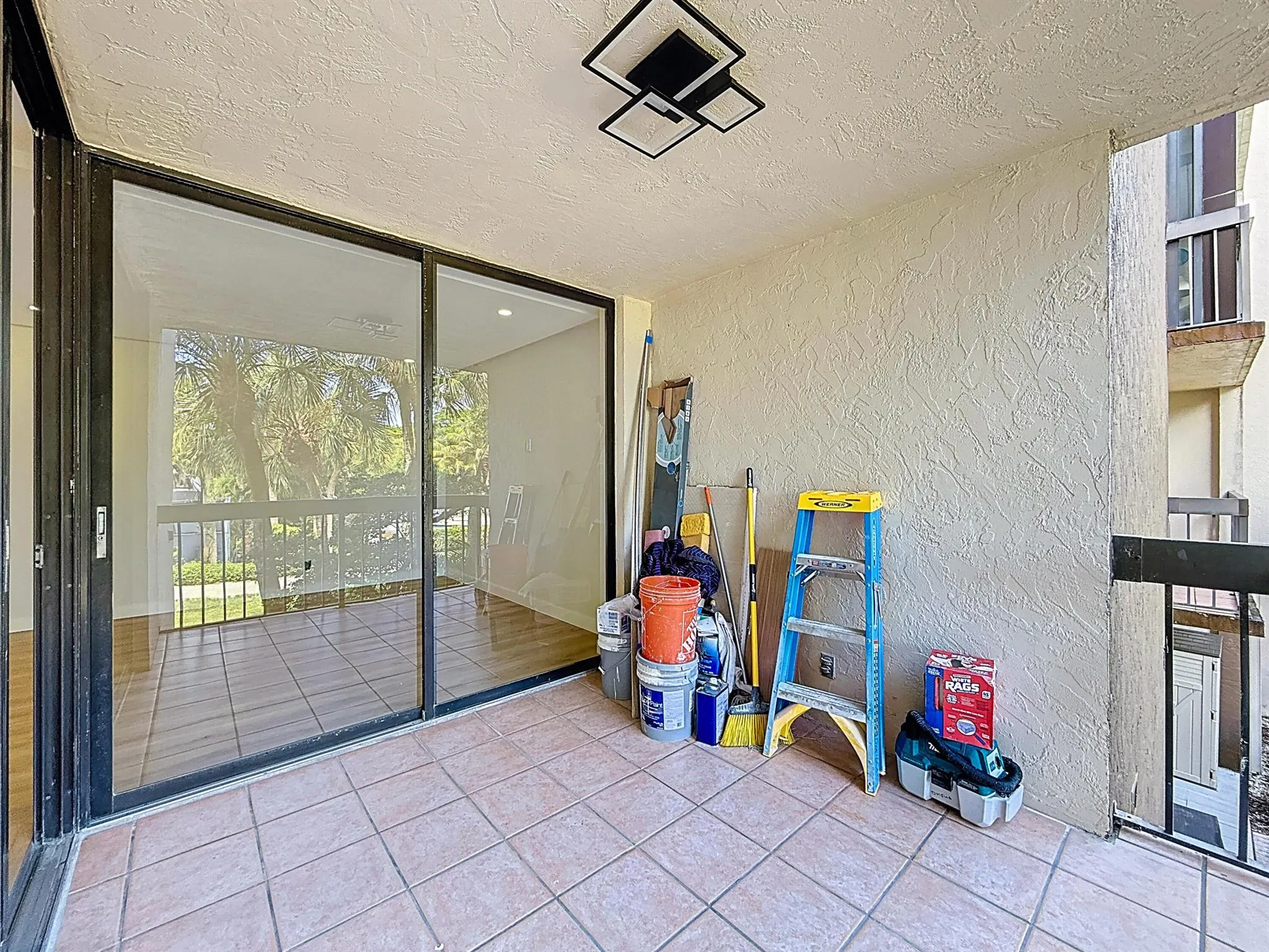 955 Egret Circle, #207