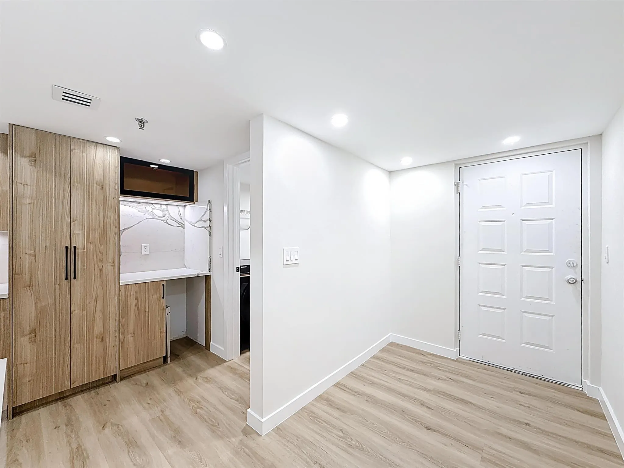 955 Egret Circle, #207