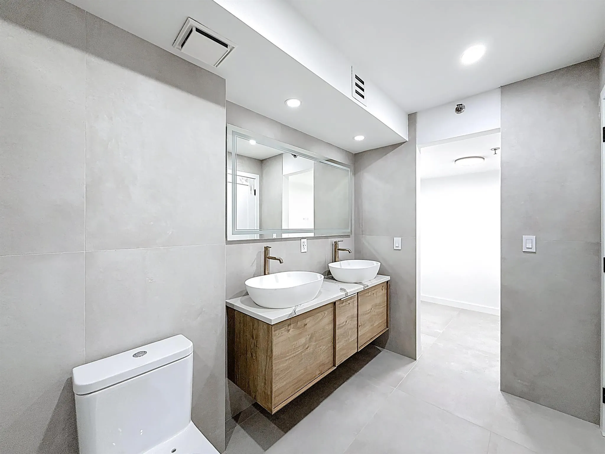 955 Egret Circle, #207
