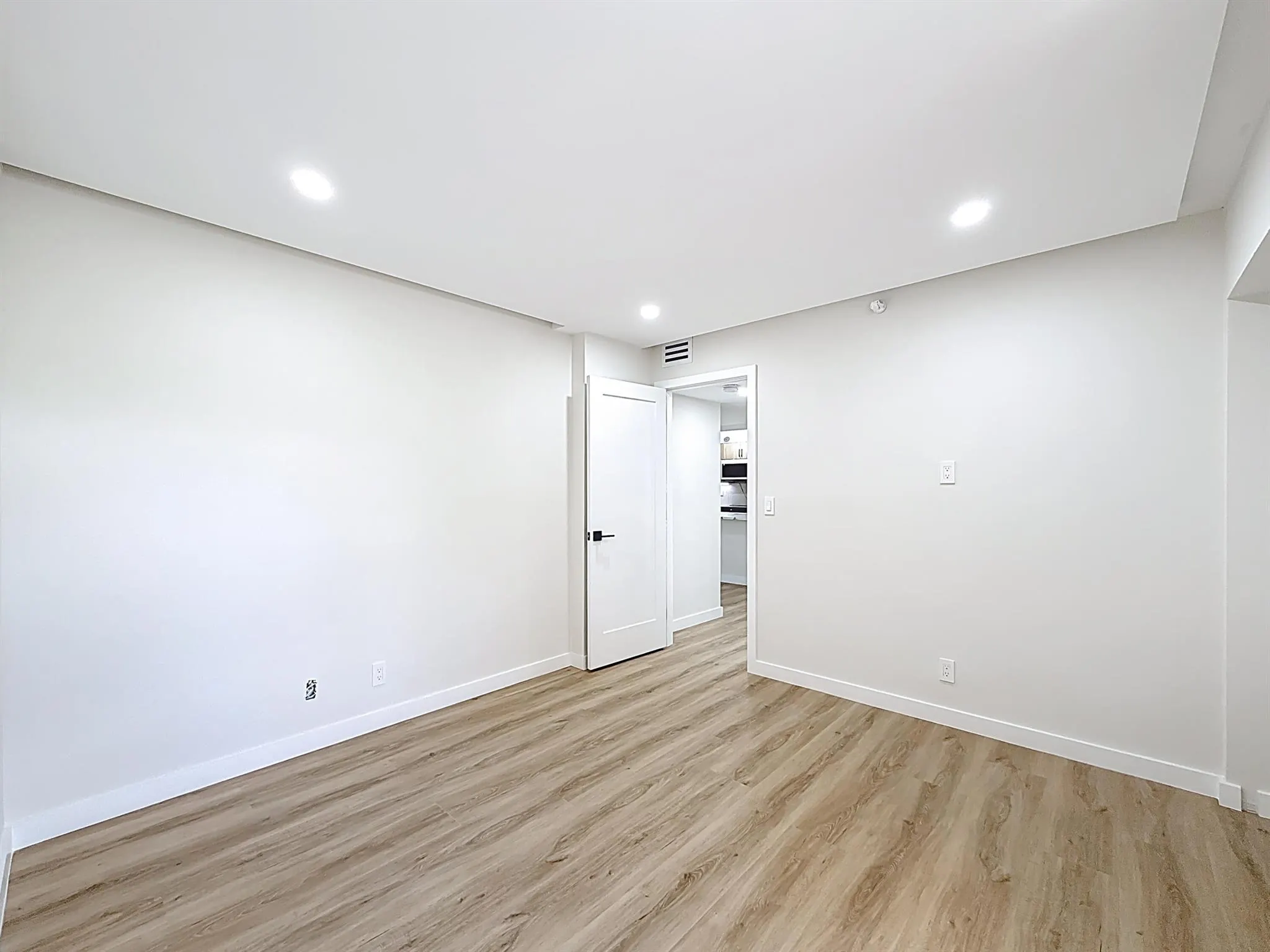 955 Egret Circle, #207