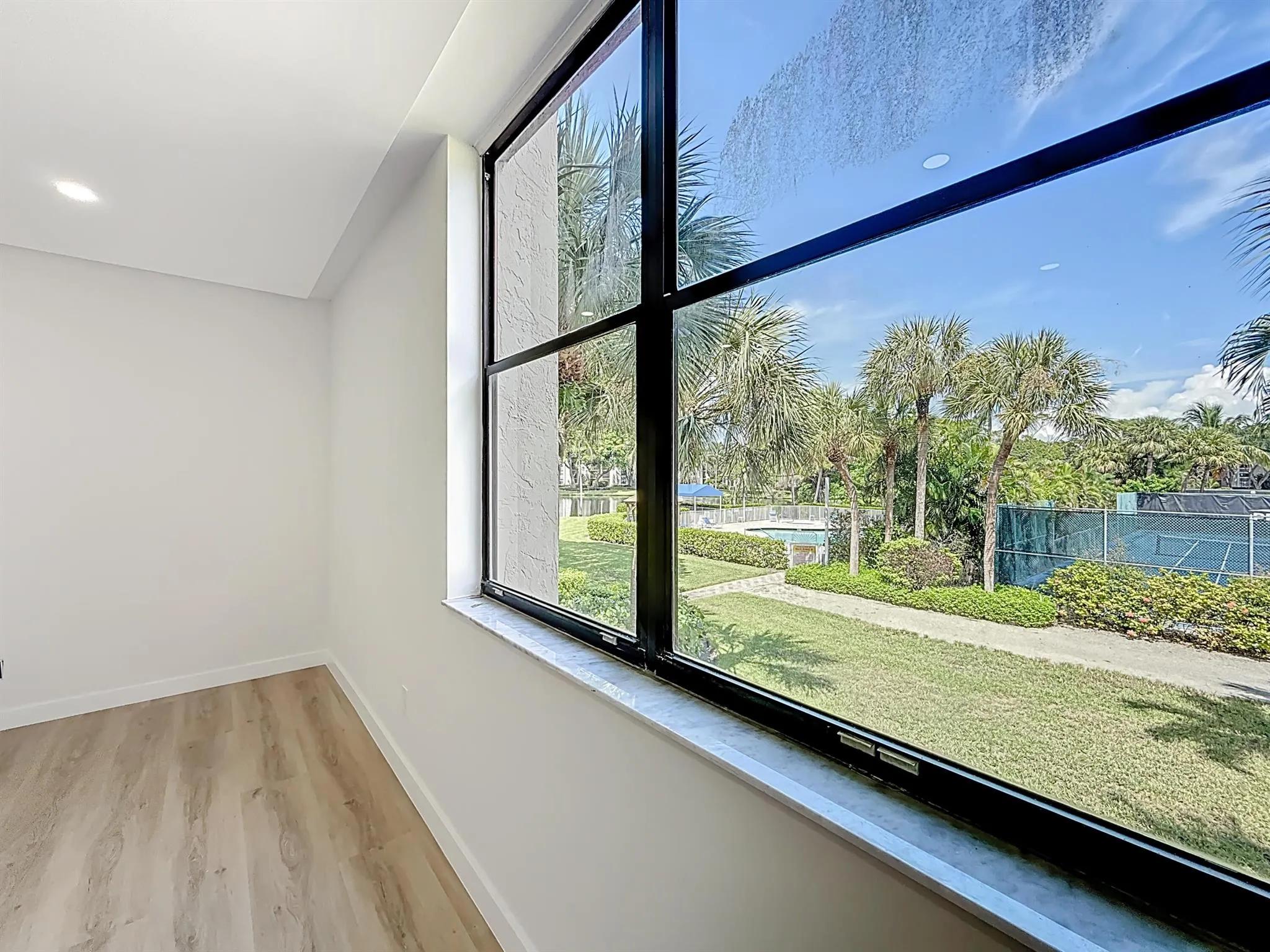 955 Egret Circle, #207