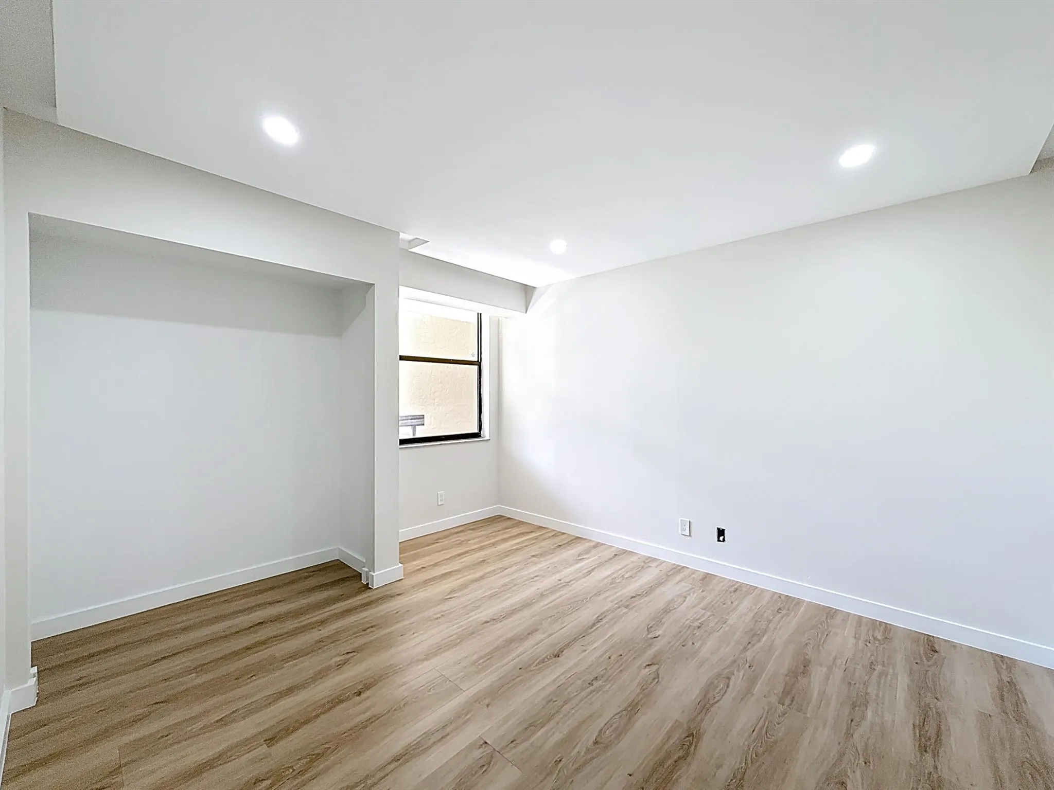 955 Egret Circle, #207