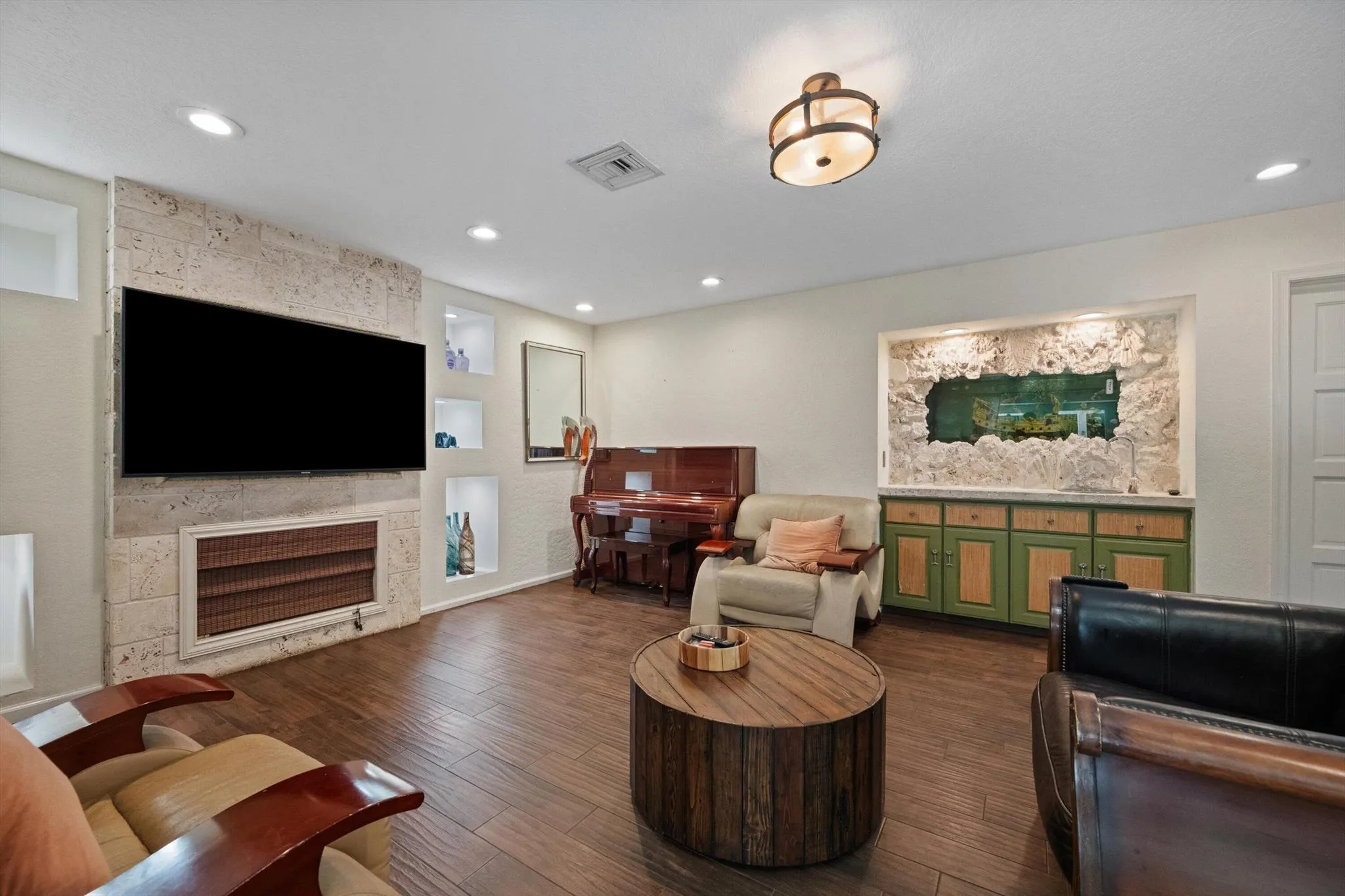 92 Squire Drive
