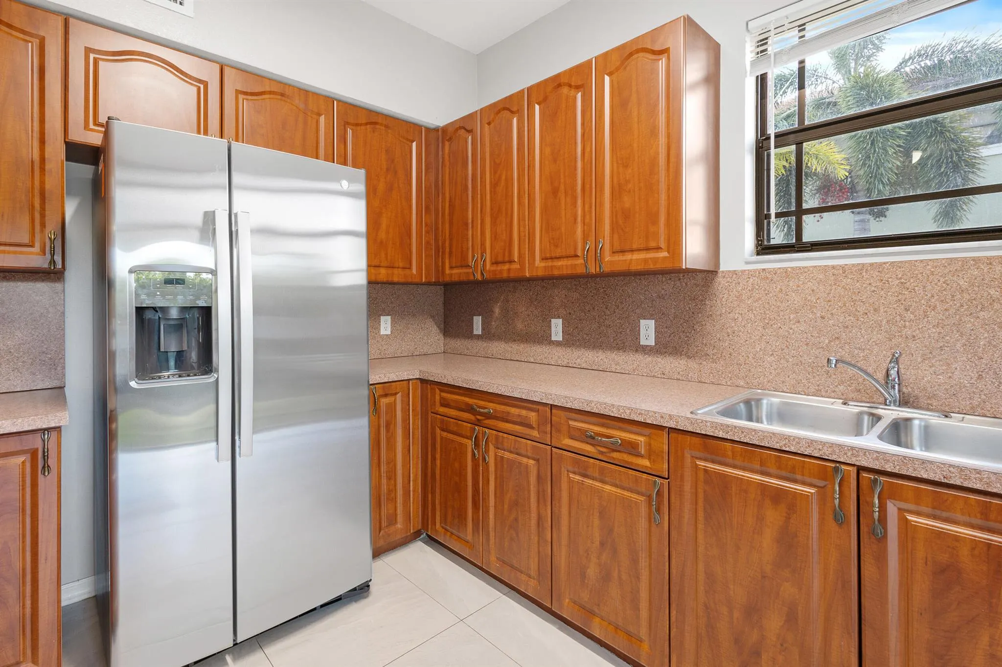 3585 NE 5th Street, #101