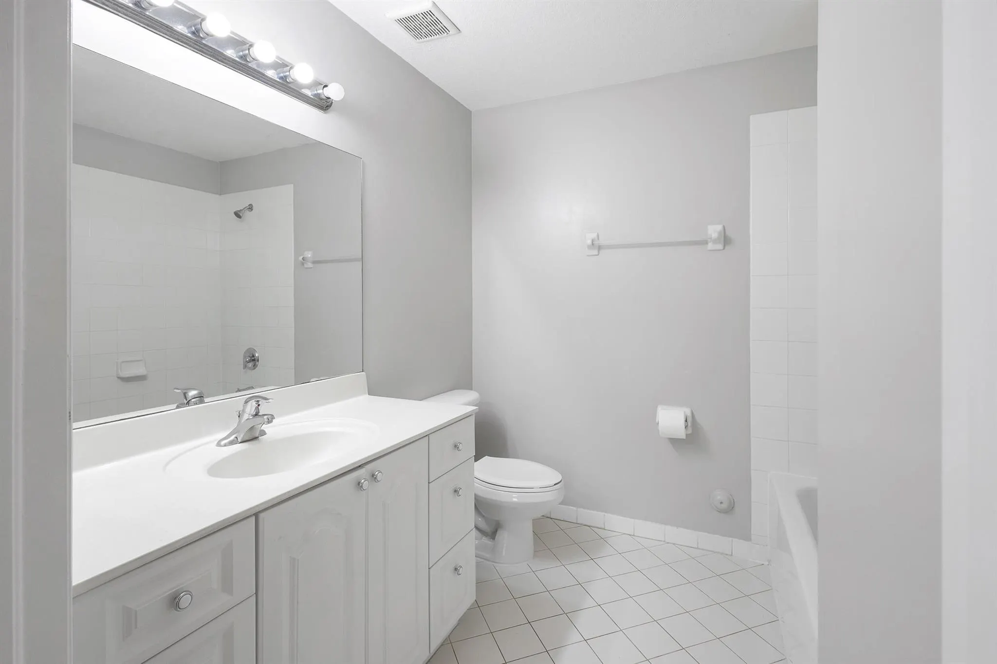 3585 NE 5th Street, #101