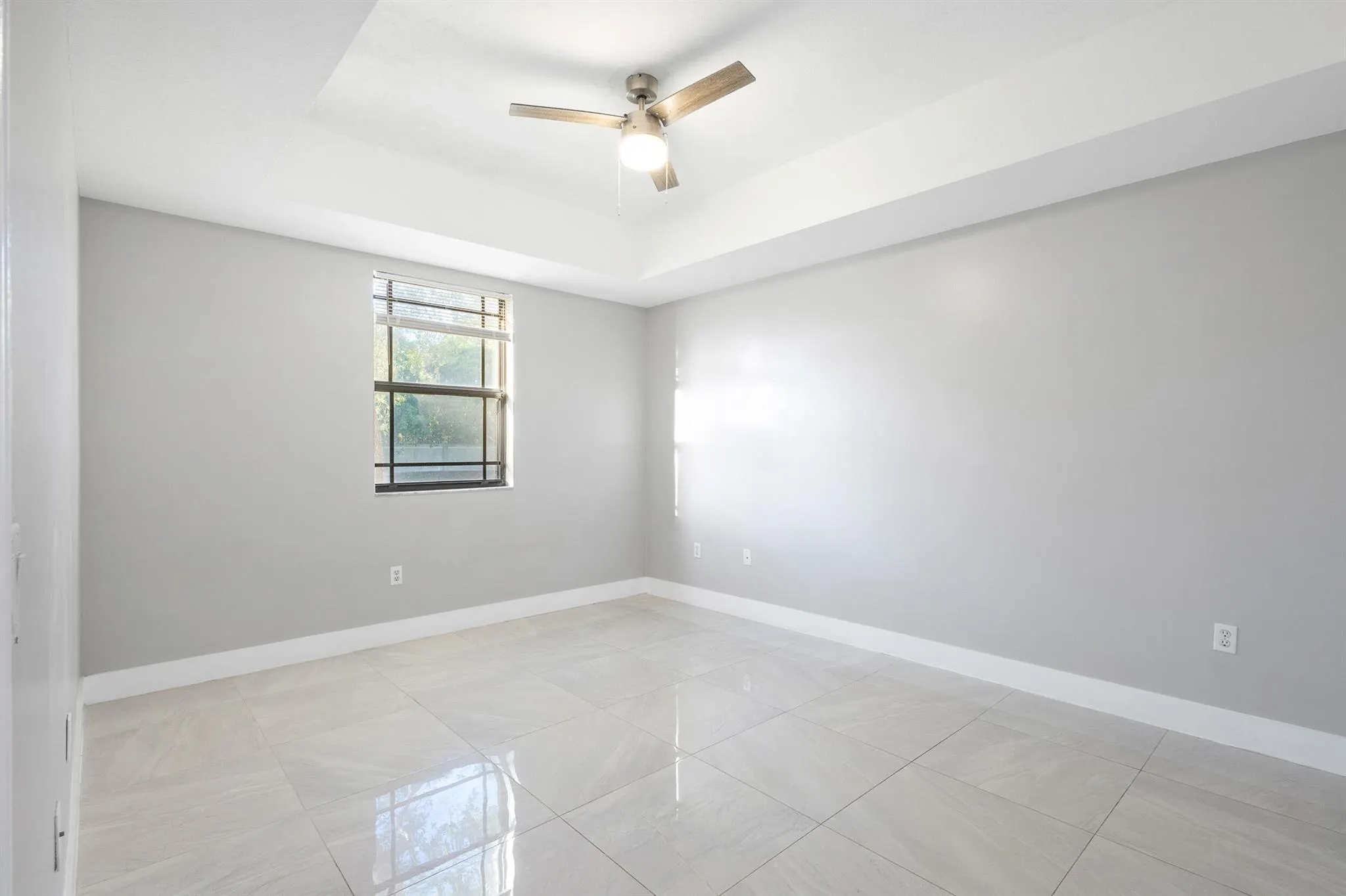 3585 NE 5th Street, #101