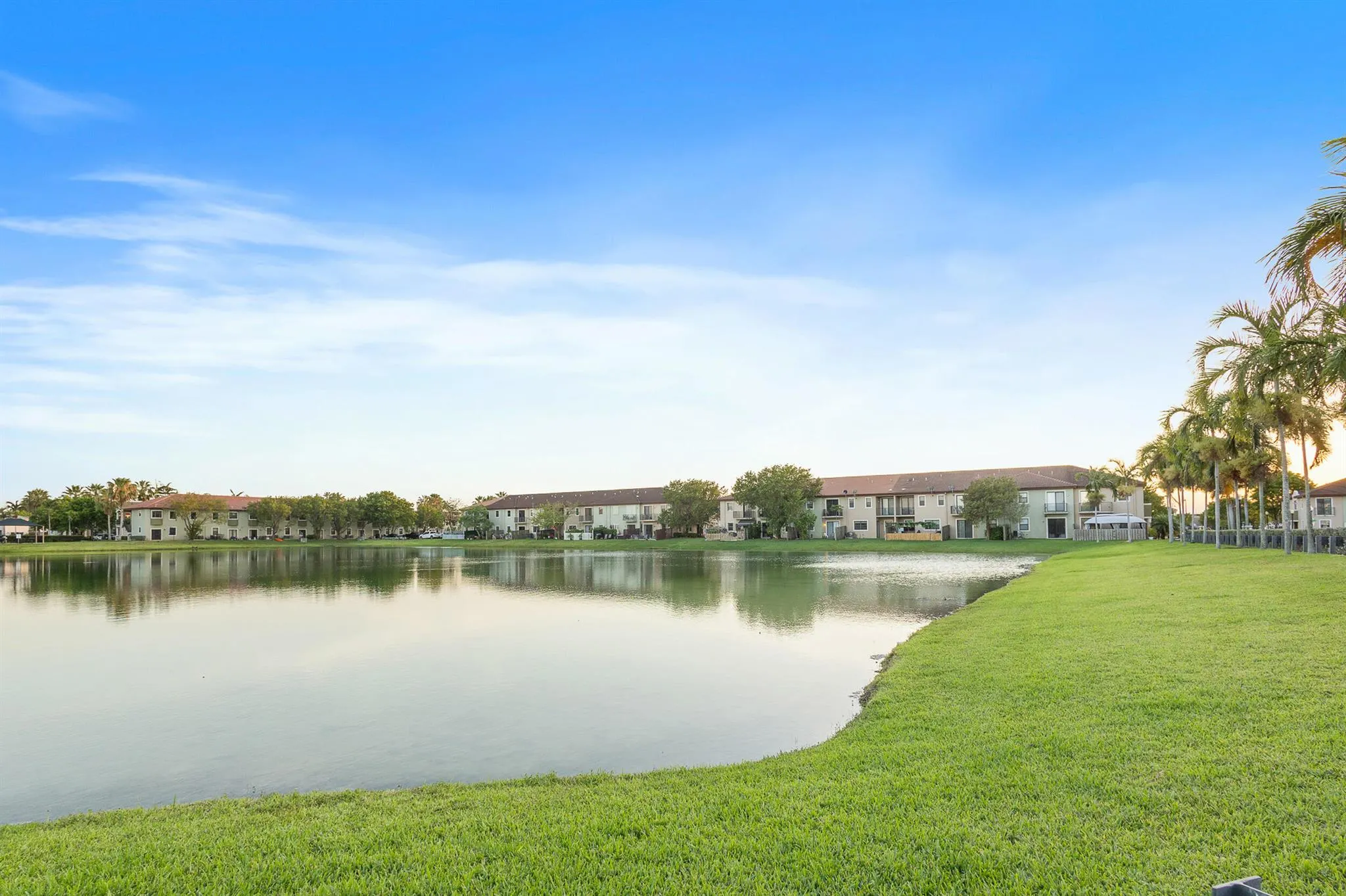 3585 NE 5th Street, #101