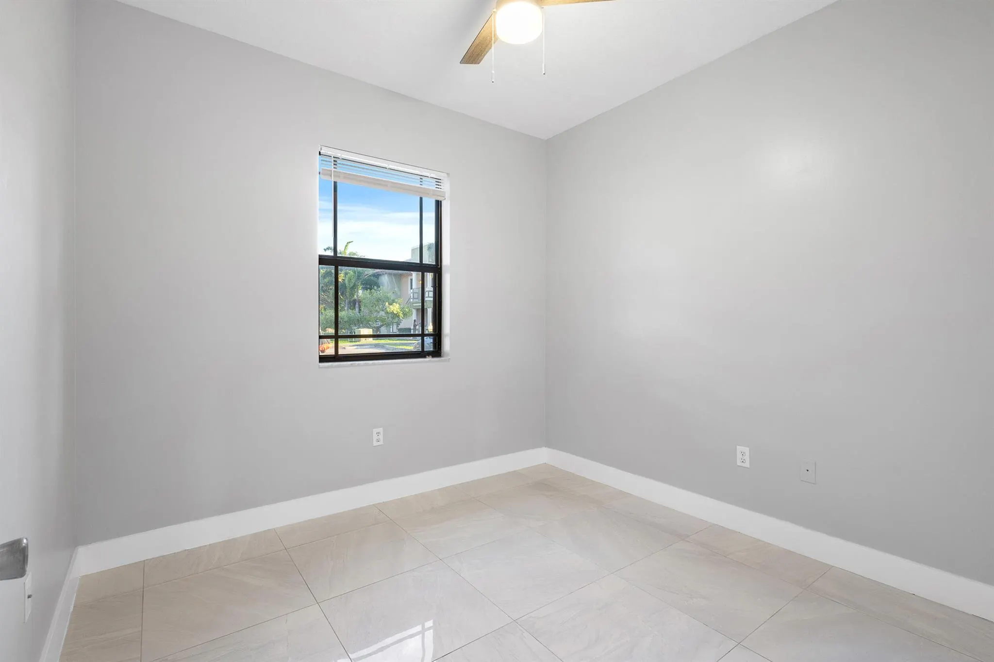 3585 NE 5th Street, #101