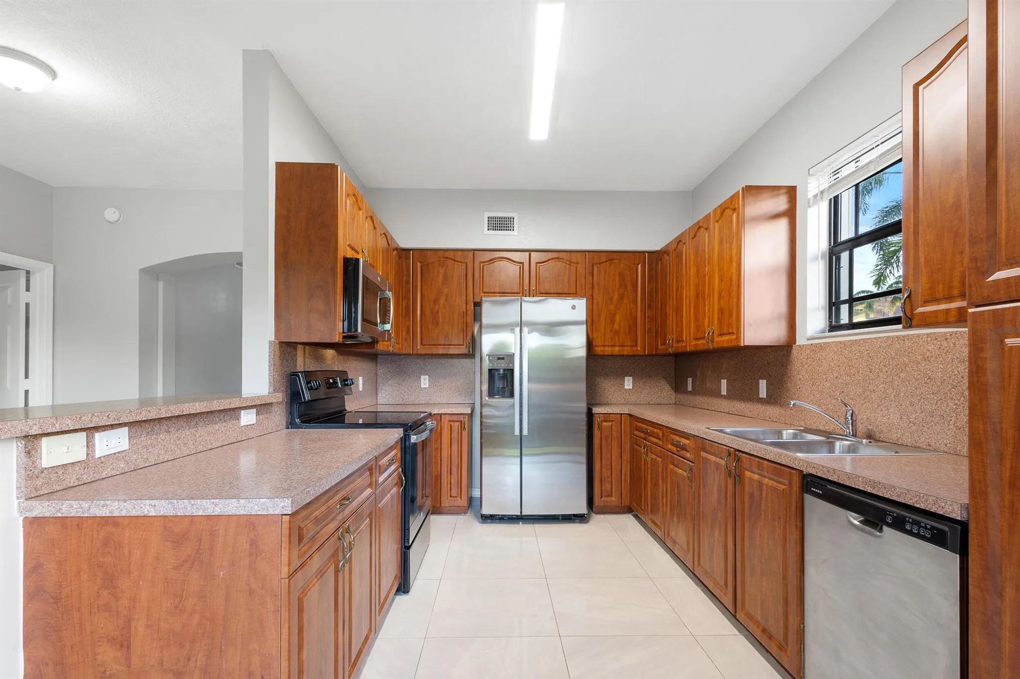 3585 NE 5th Street, #101