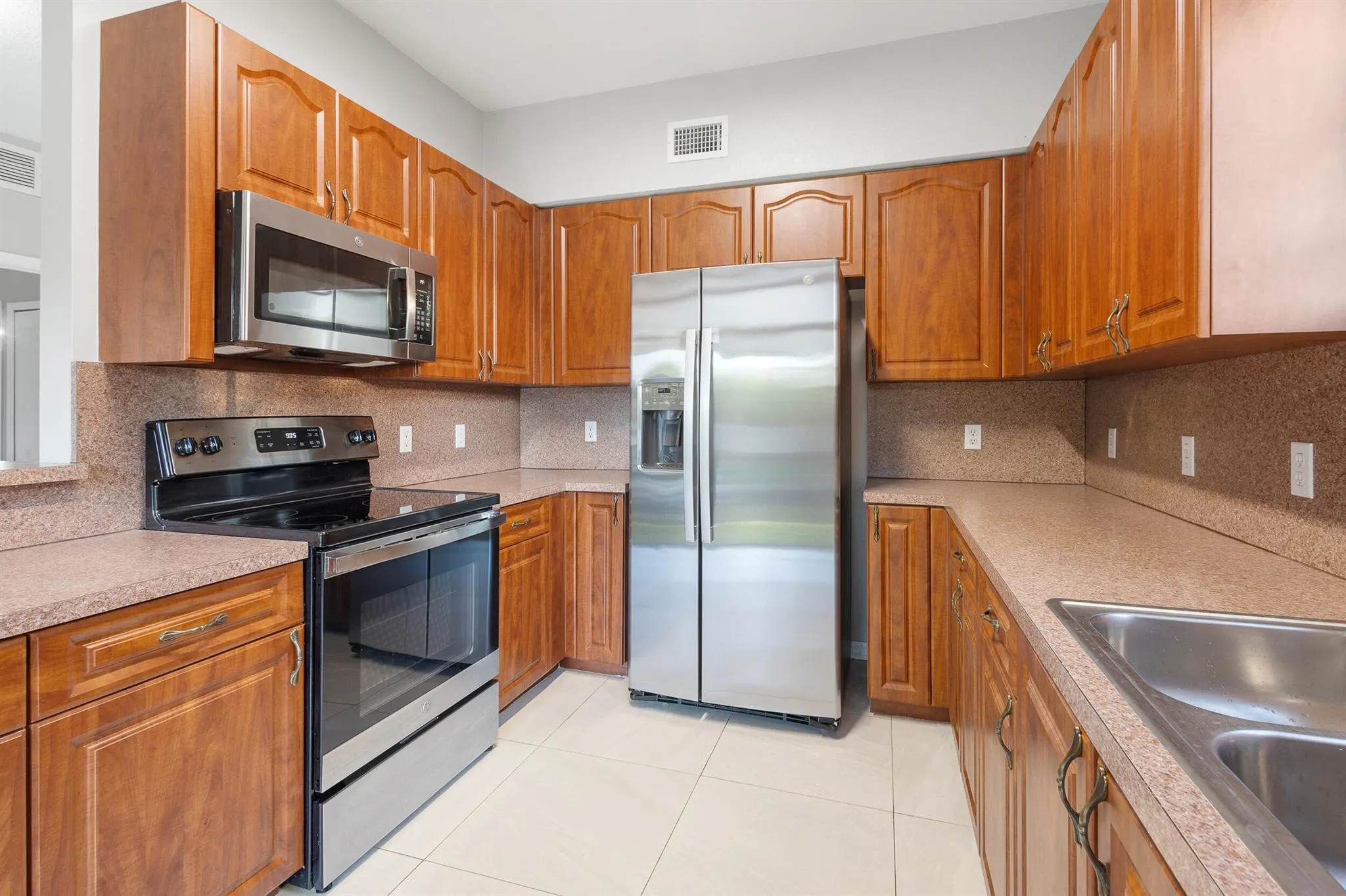 3585 NE 5th Street, #101