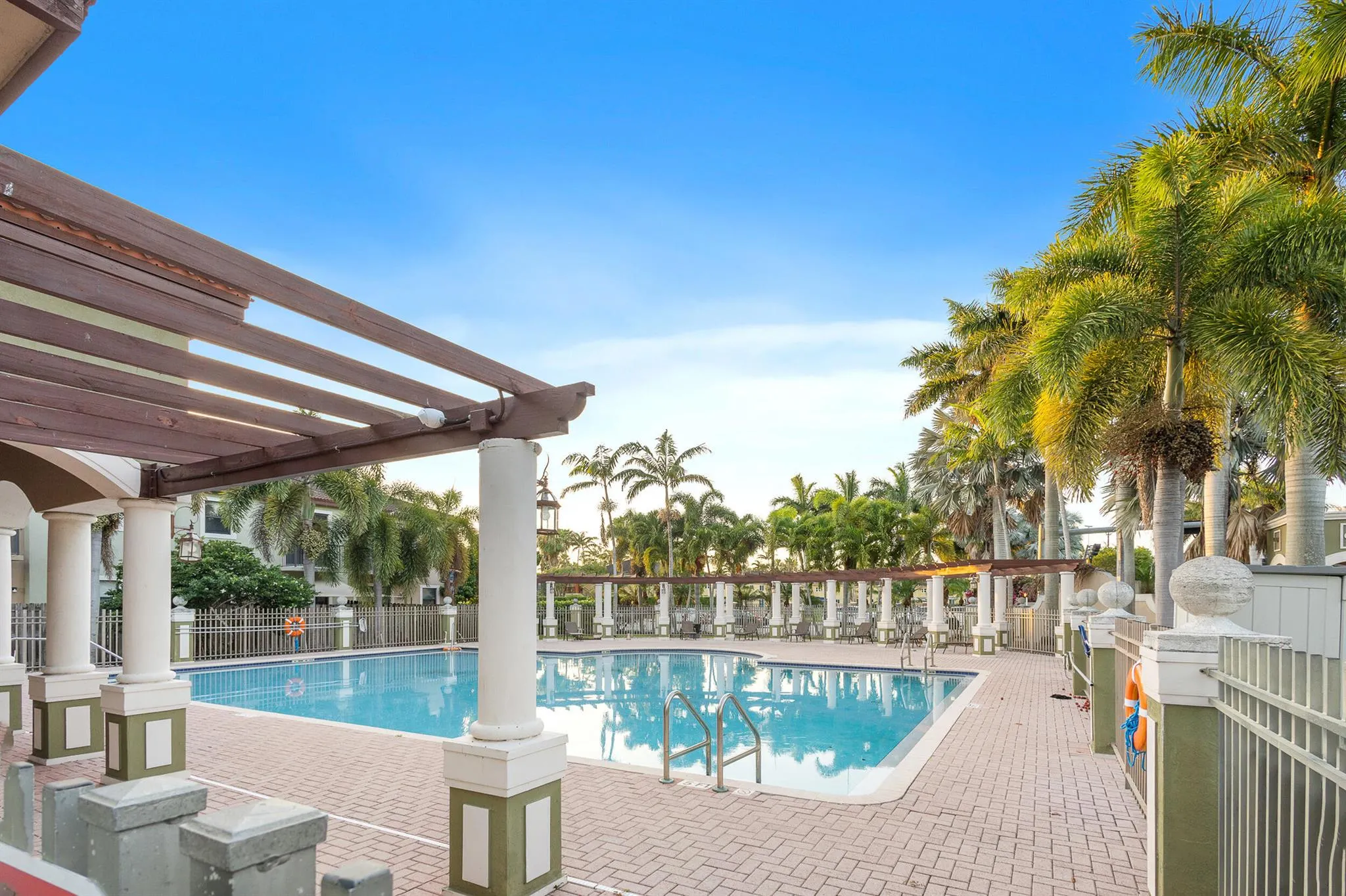 3585 NE 5th Street, #101