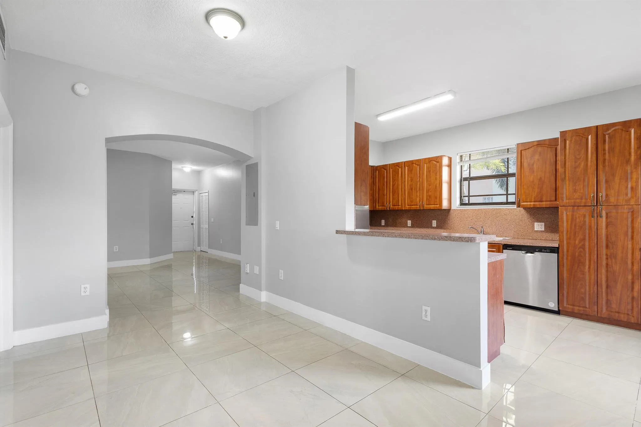 3585 NE 5th Street, #101