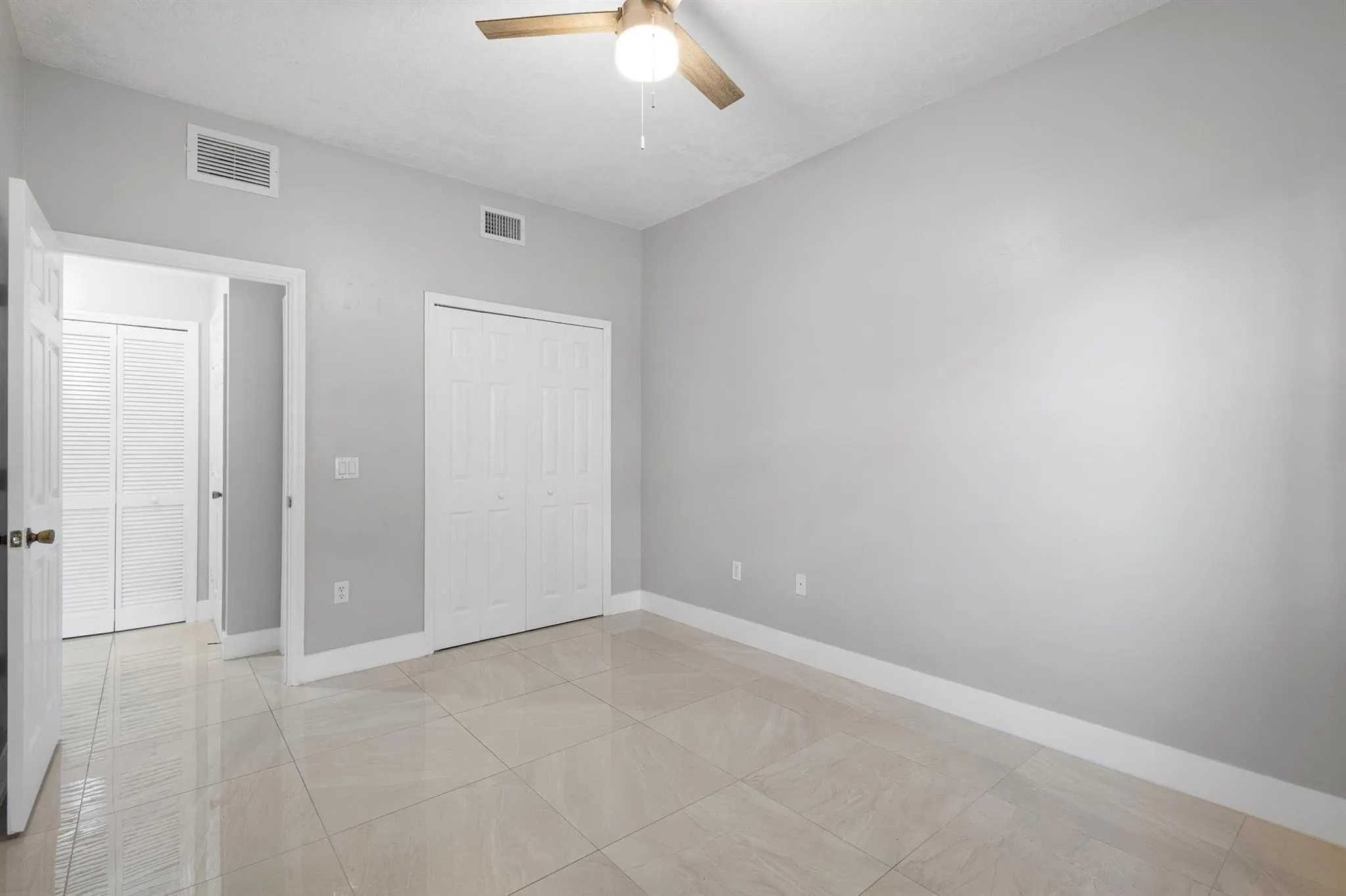 3585 NE 5th Street, #101