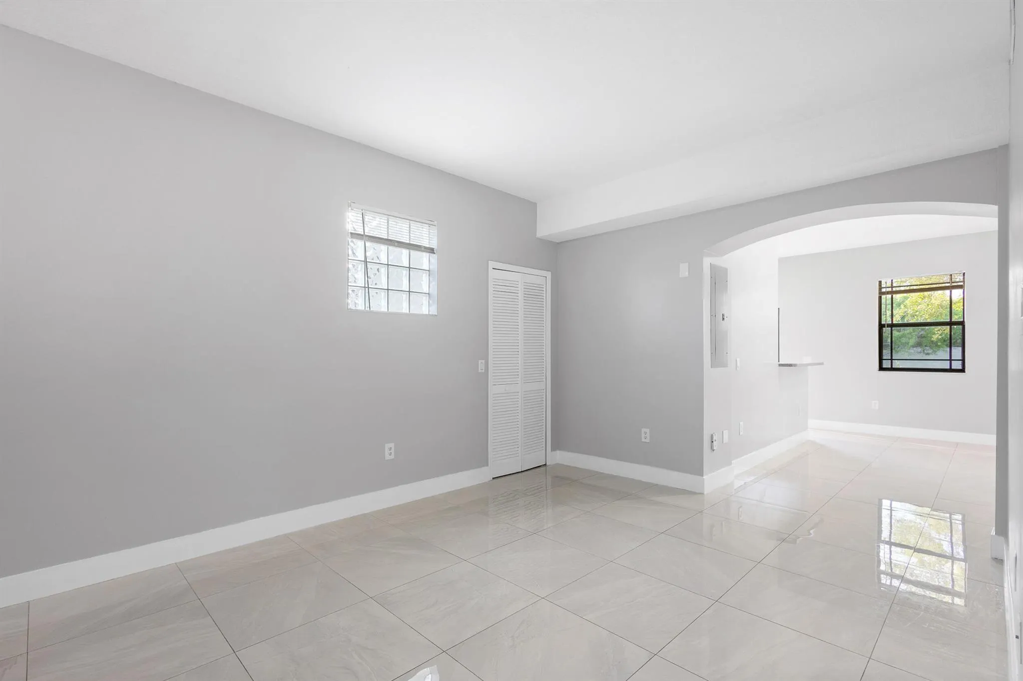 3585 NE 5th Street, #101