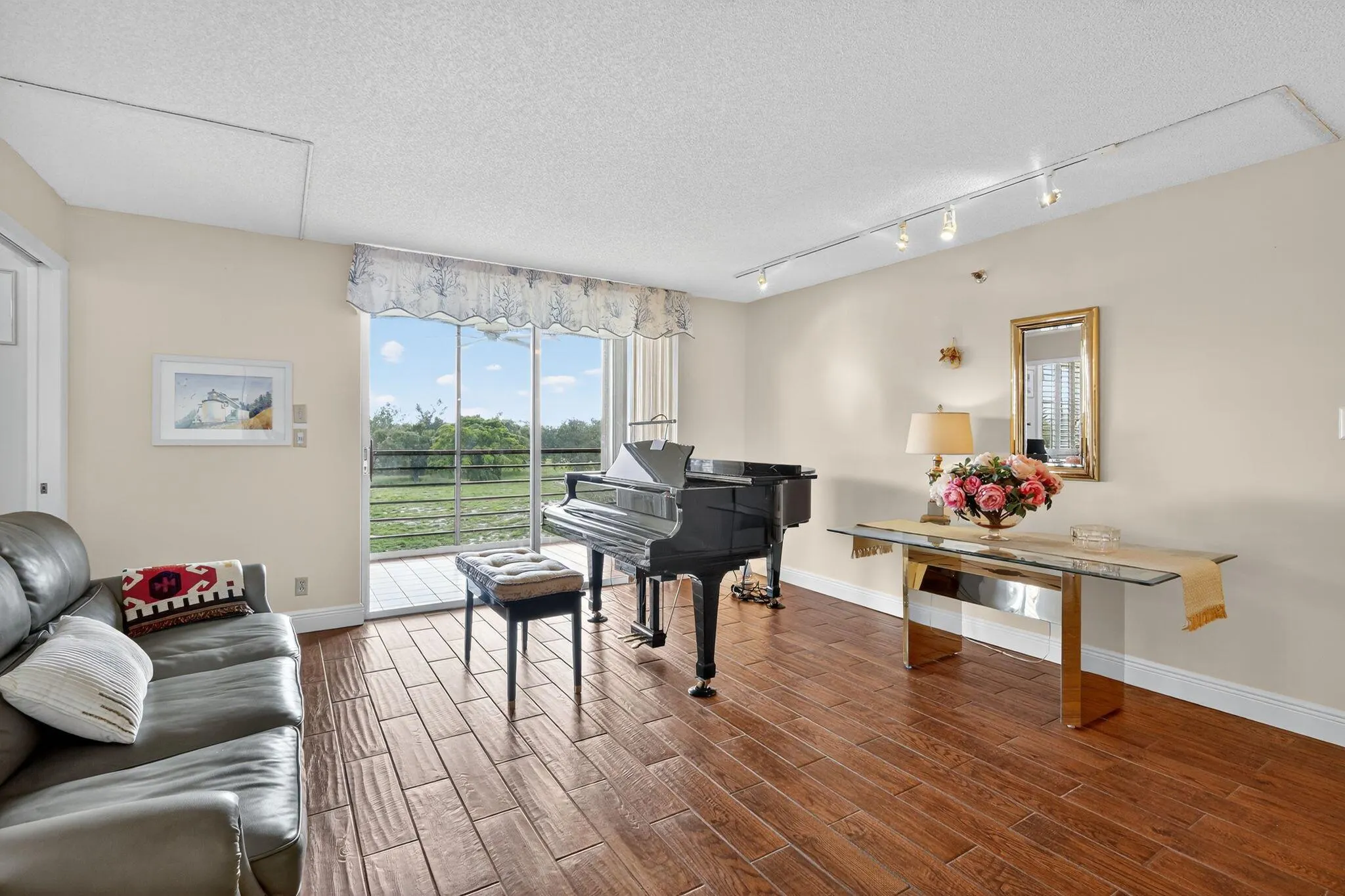 5340 NW 2nd Avenue, #421